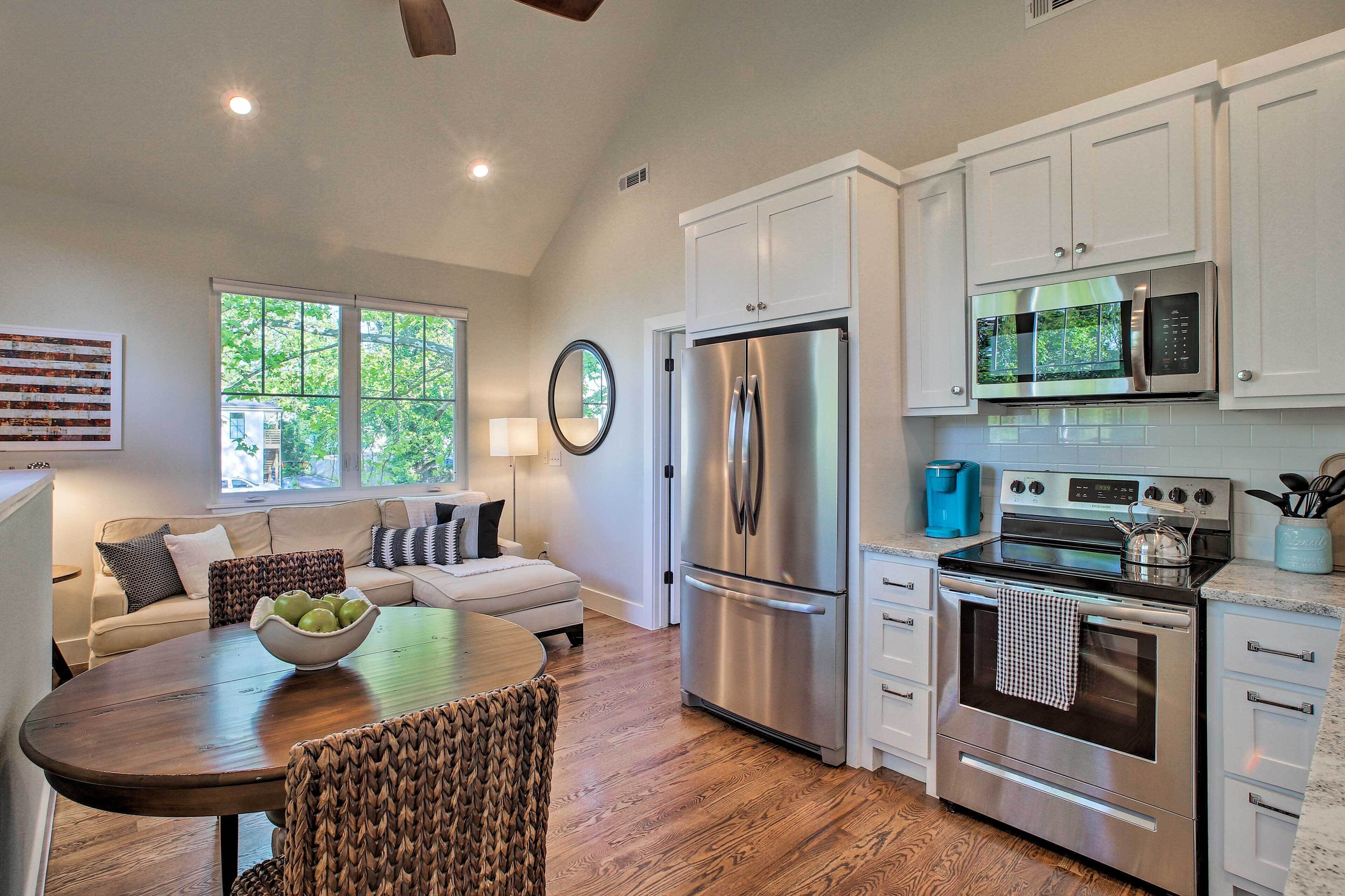 Chic Bentonville Carriage Home - Walk to Downtown!