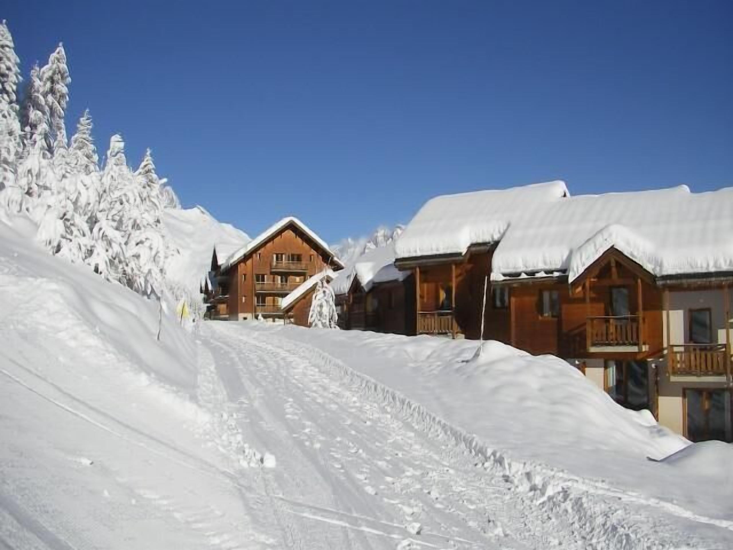 20m from ski slopes, 1st floor, swimming pool, balcony, tv, ski locker, 33m², Puy-Saint-Vincent