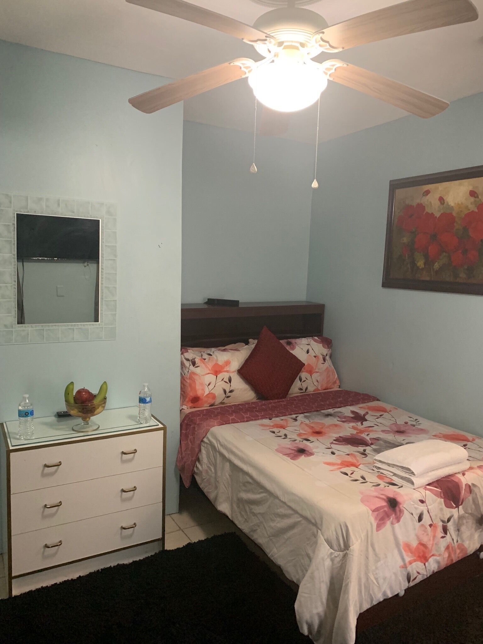 Private room, bathroom
W/ Free WIFI & Parking,
Near providence on Mas & RI line