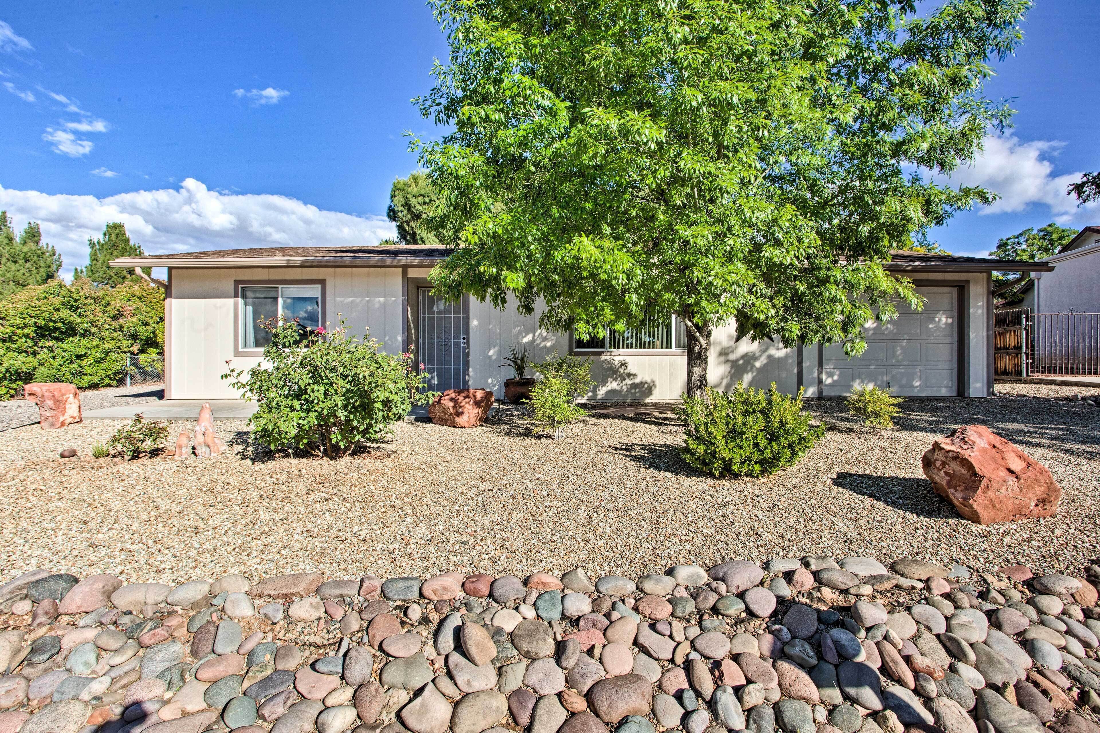S. Cottonwood Home w/ Yard, 3 Mi to Main St.