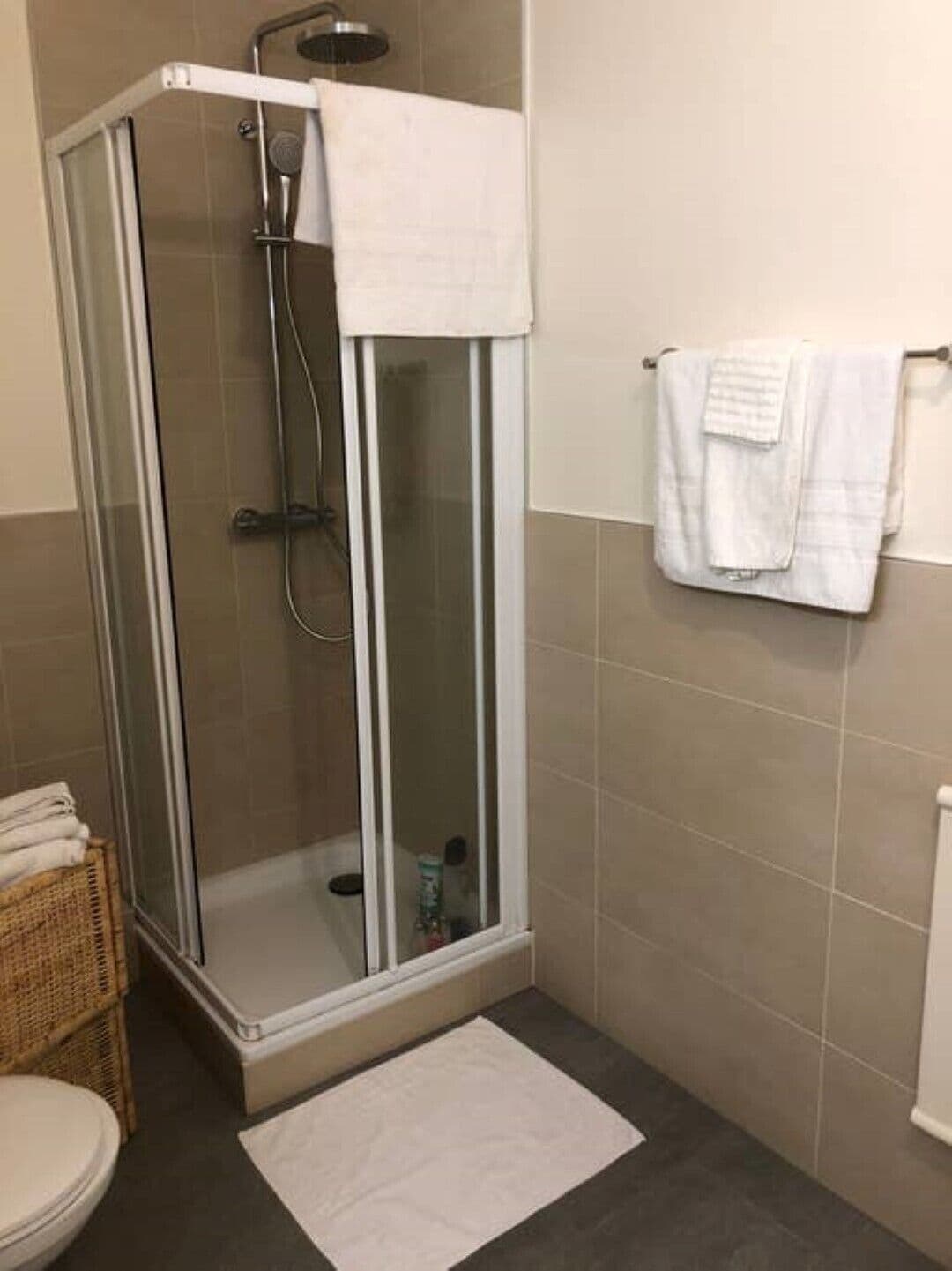 Rent studio per week