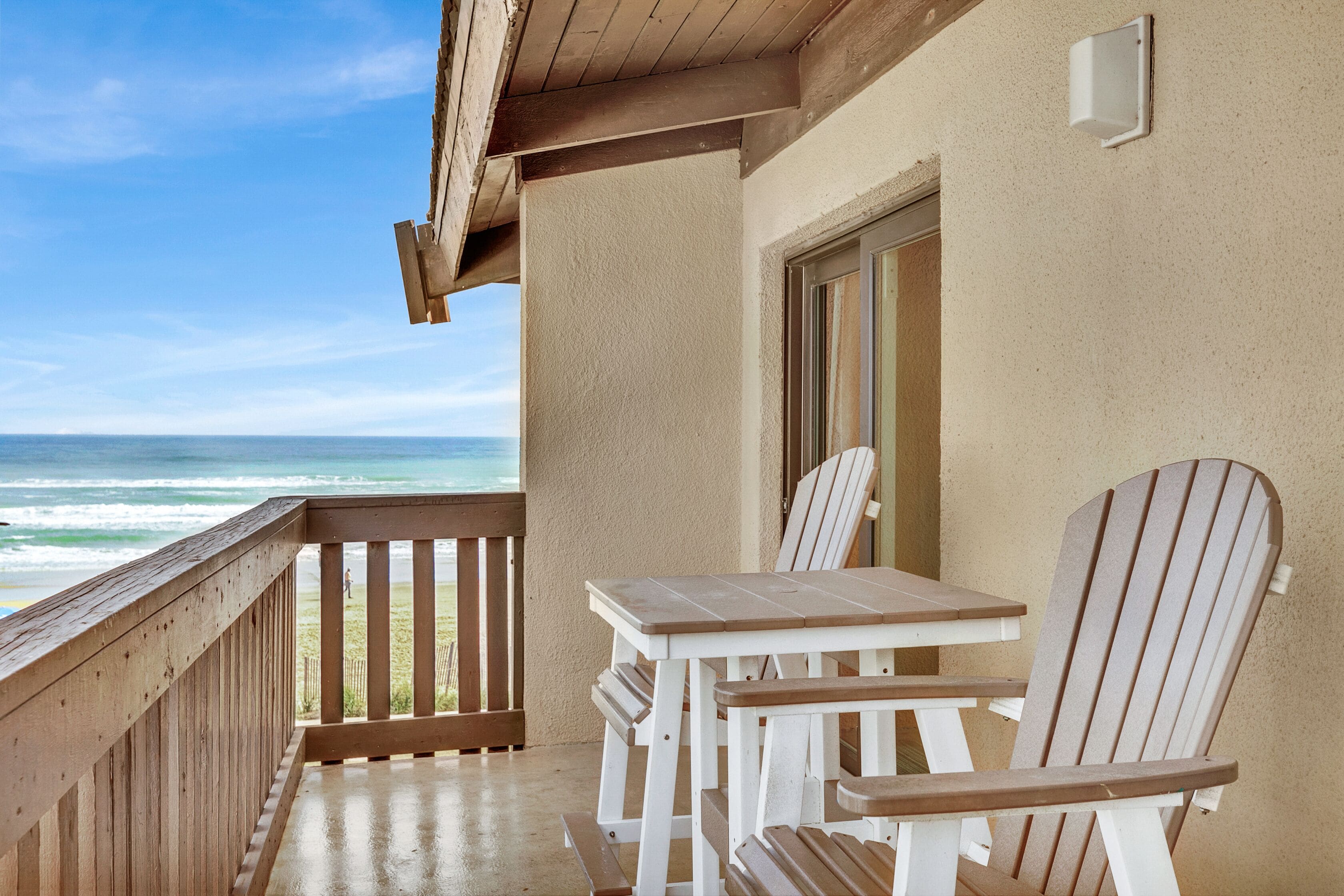 New Listing! Beachside gem, newly remodeled & redecorated 