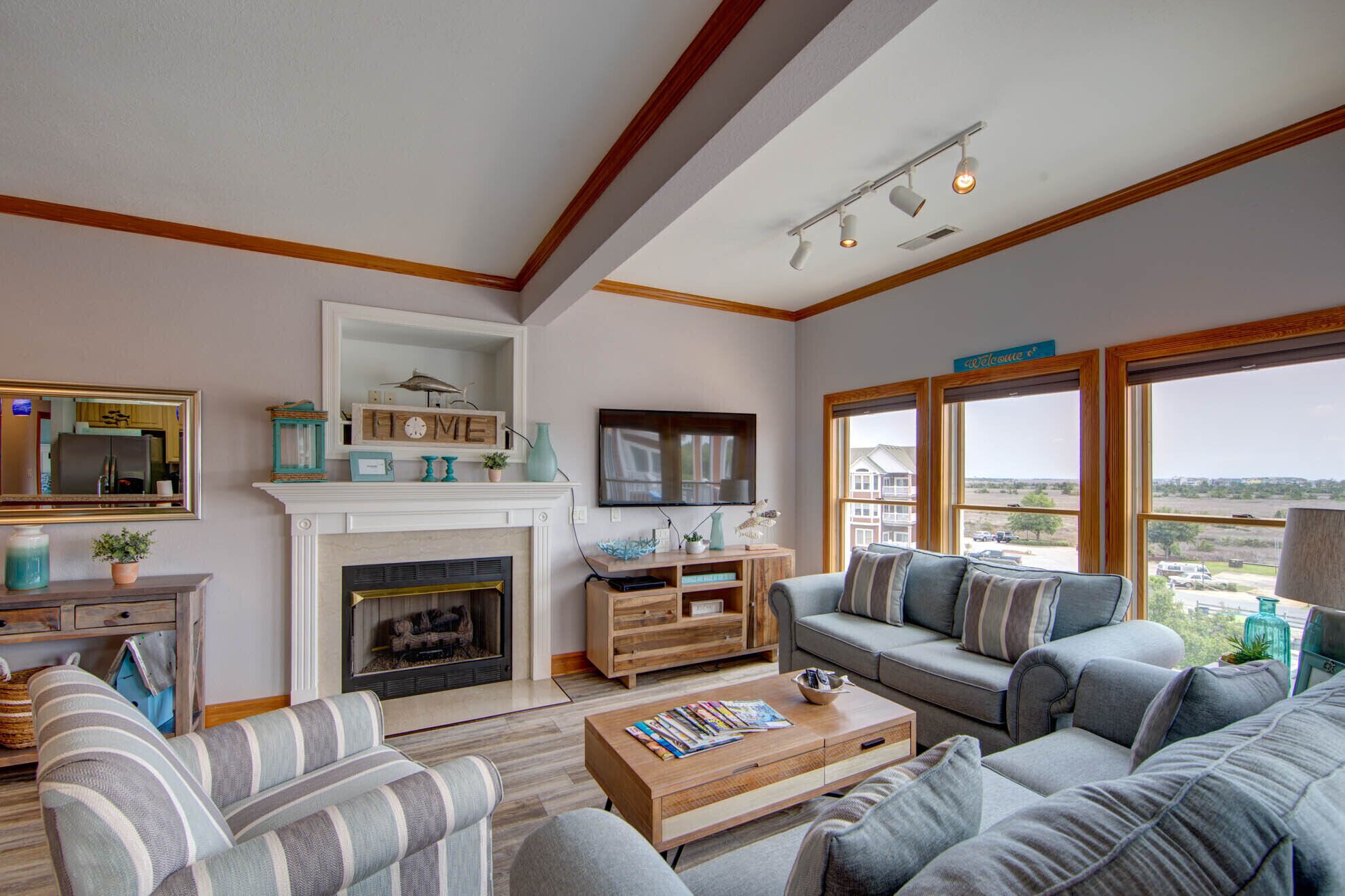 Quiet & relaxing top floor, sound-front condo, with elevator at the Outer Banks!