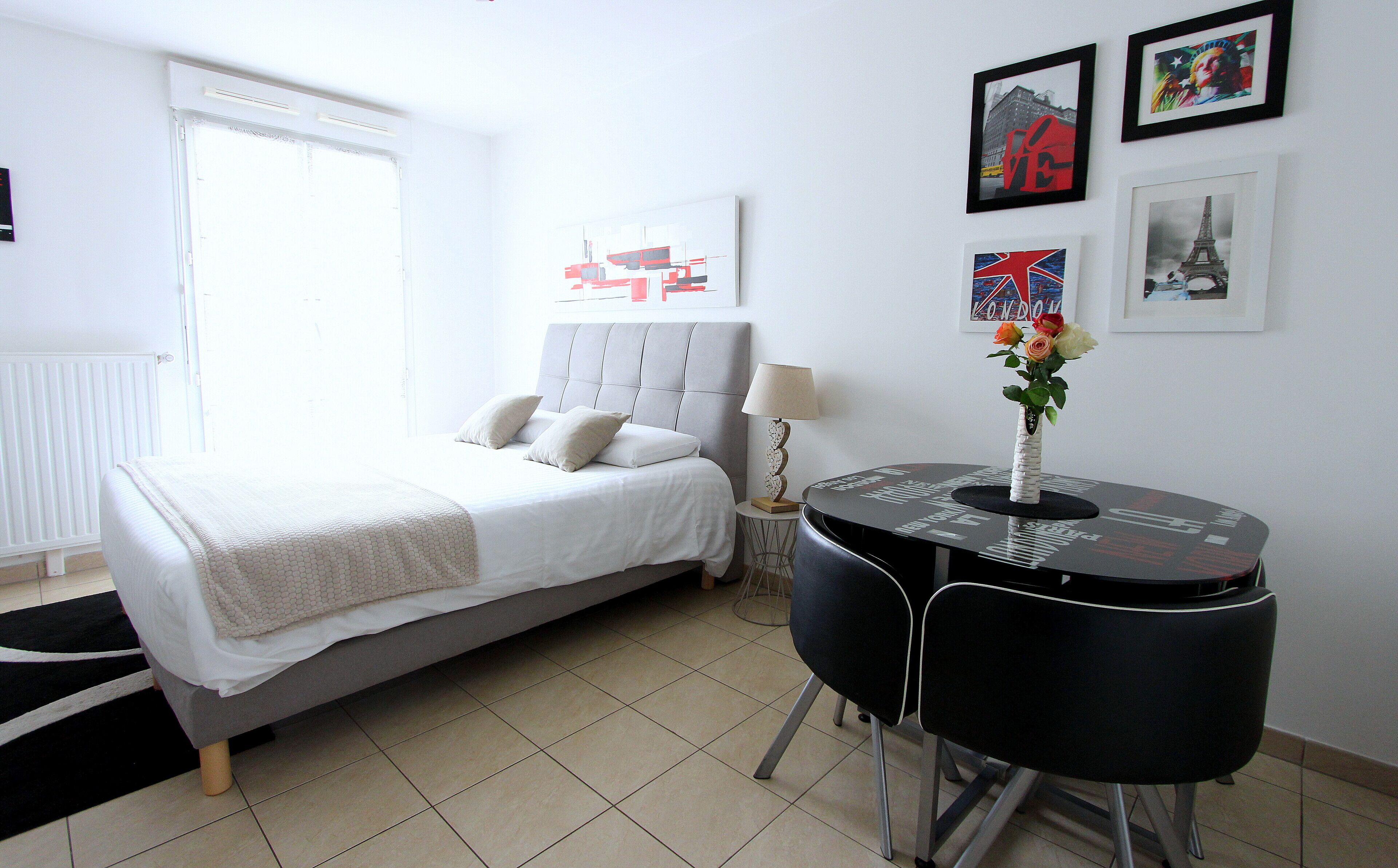 Spacious 2pax apartment Val d'Europe / Disneyland 10mn (TRIANONS 1)