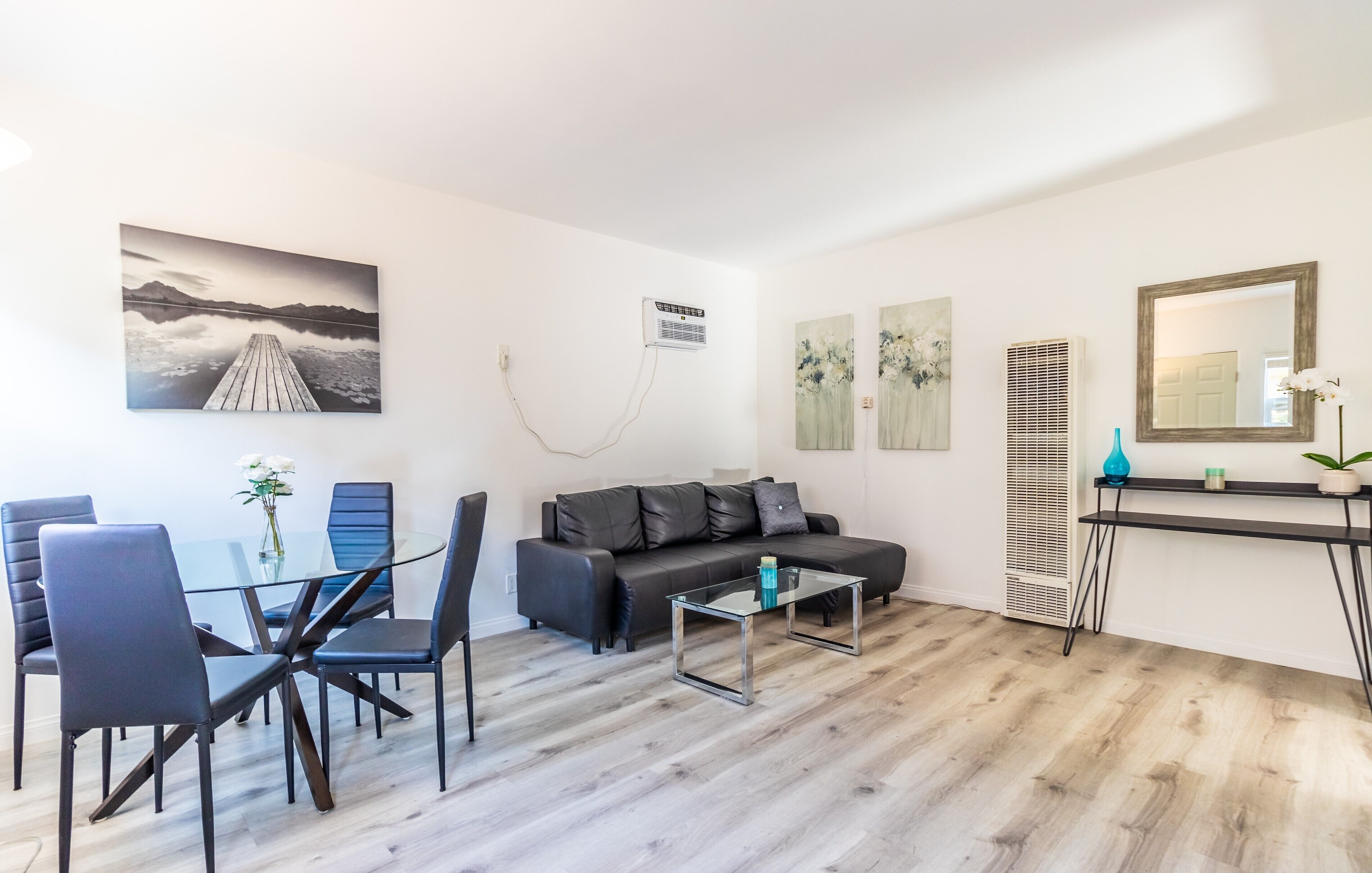 Gorgeous & Renovated Garden Apartment in Valley Village.