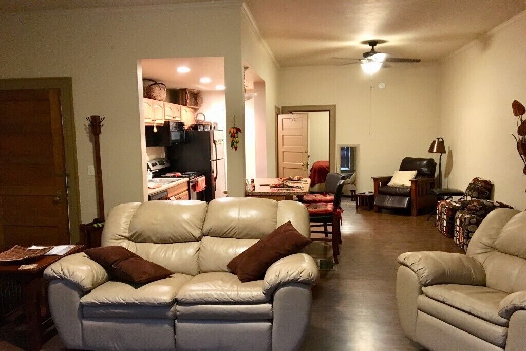 Downtown Spacious 1 bedroom