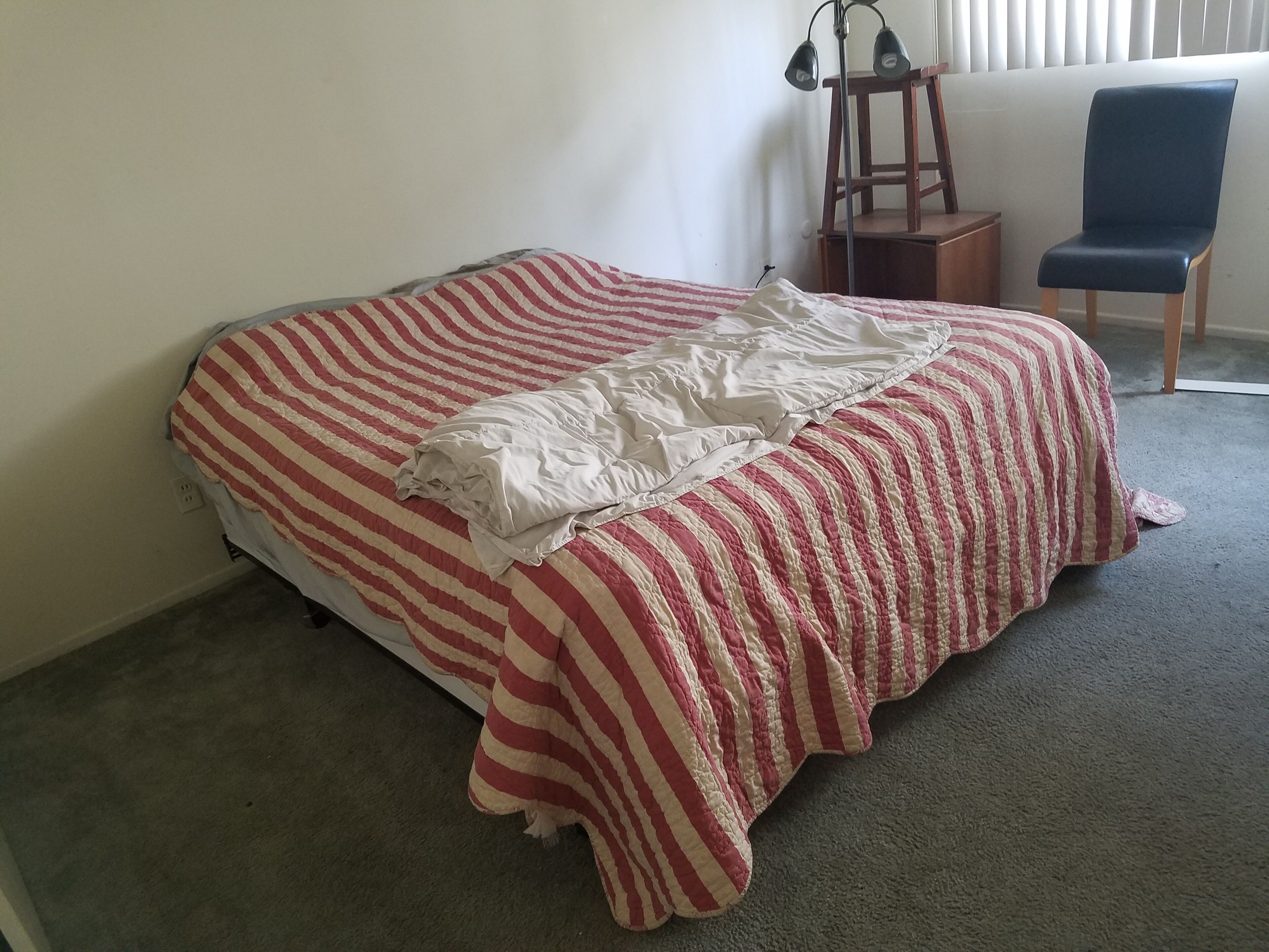 Economy Bedrooms for Single Men Traveling in Southern California Very Convenient