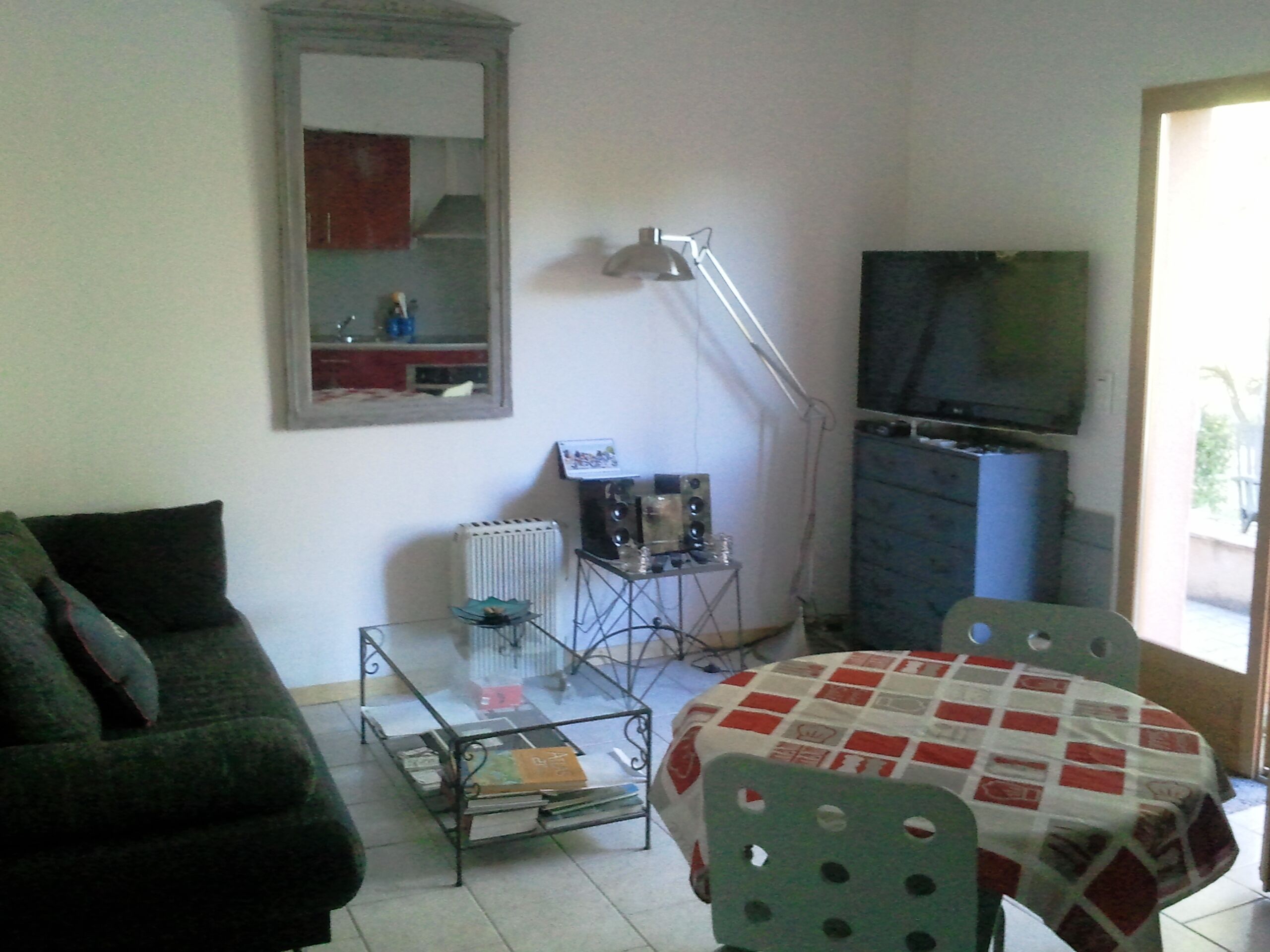 Apartment 50 square meters with pool 5 minutes village and river.