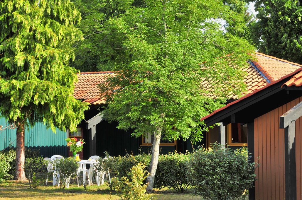 Quiet room for 2, swimming pool, tennis court, nature