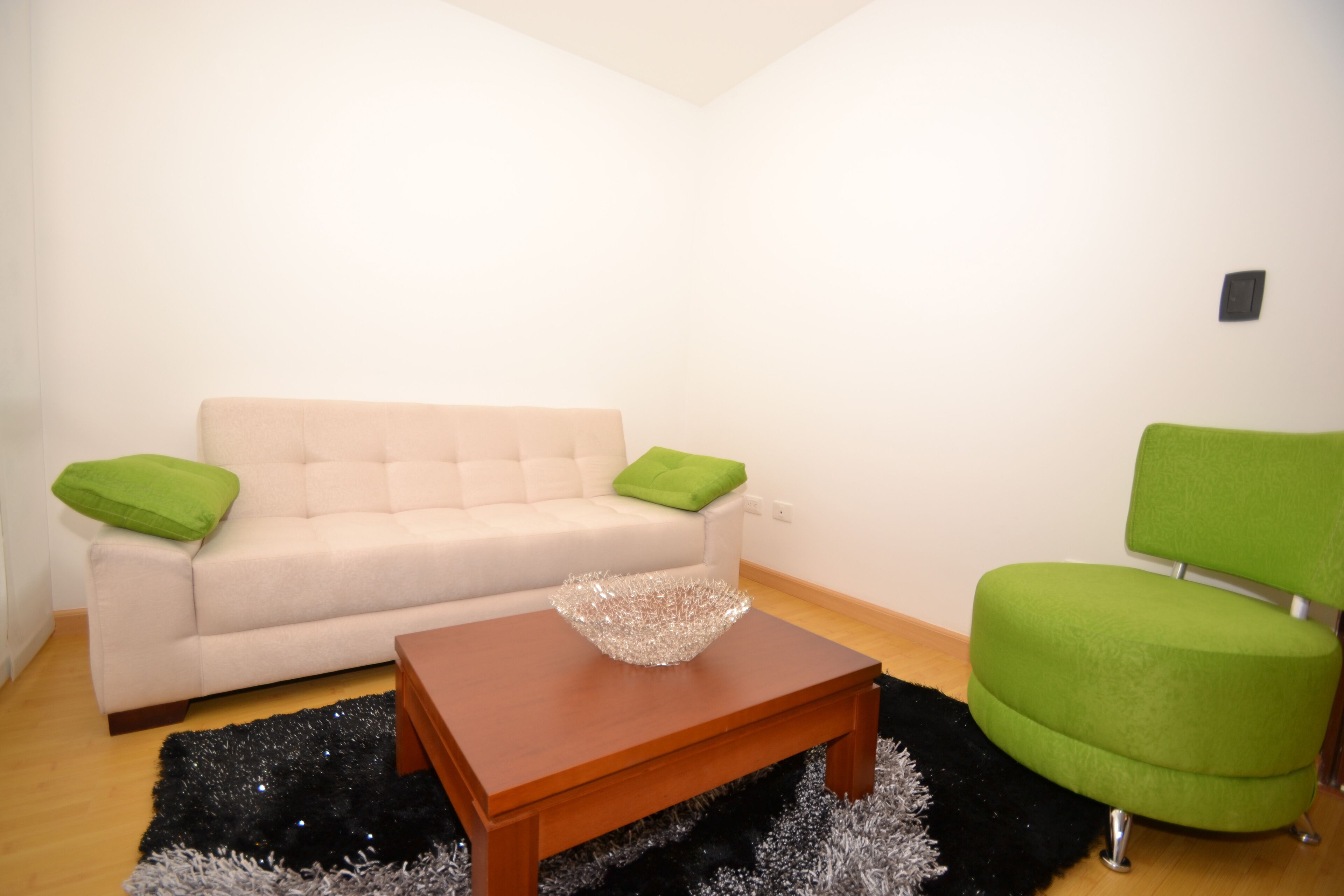 ANGIE - 1 Br. Designer Apartment with sofa bed