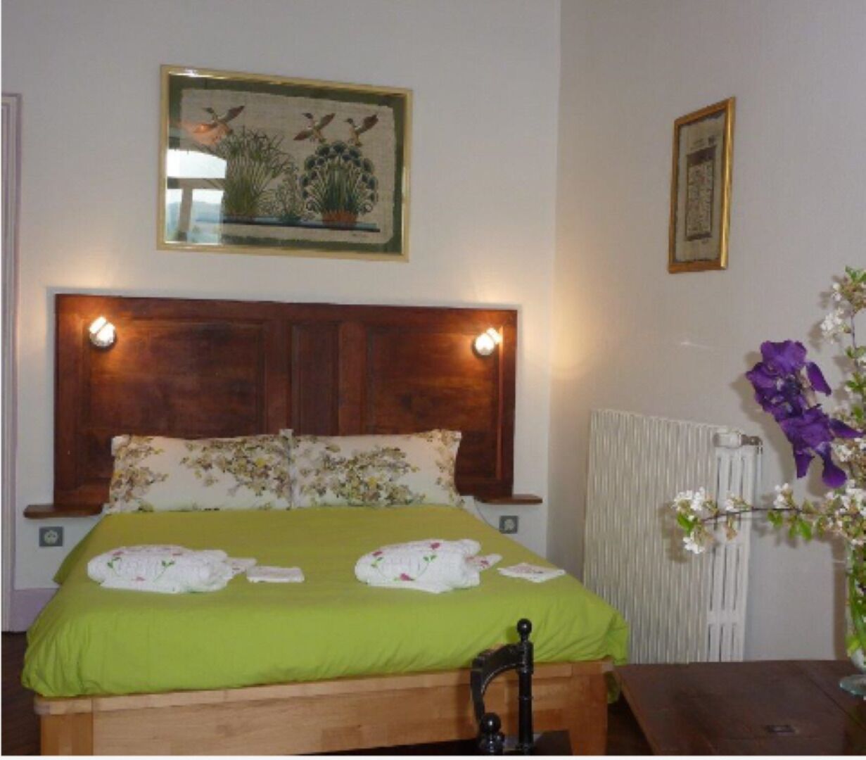 MAIson D HOSTS "Jeanne Fossa"