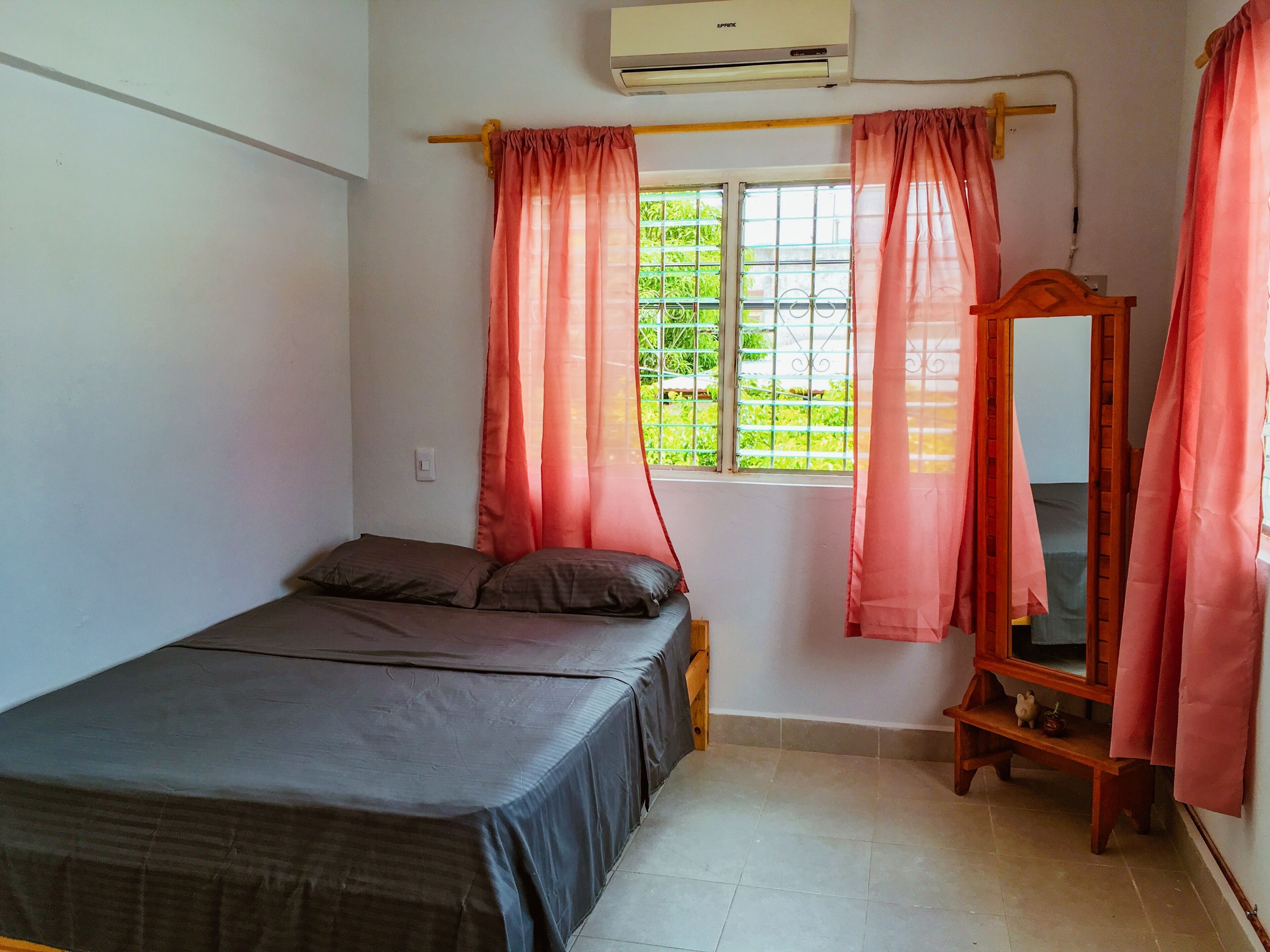 LA CASA DE PITA  (DEPARTAMENTO PEQUEÑO)