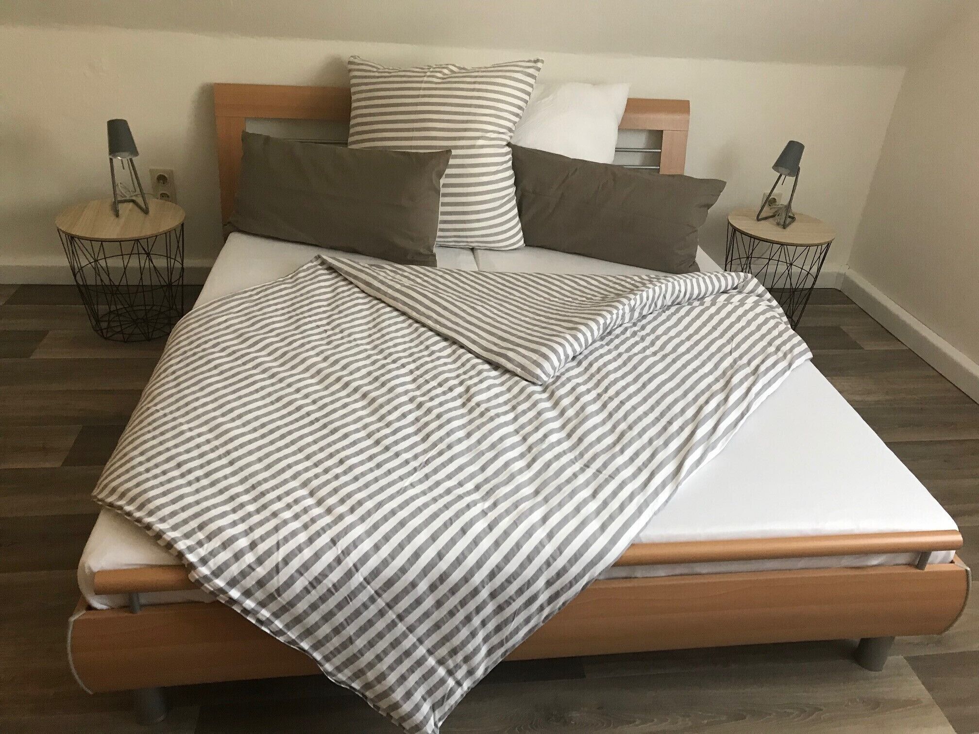 Moderne Nichtraucher-Ferienwohnung mit Balkon, WLAN und Parkmöglichkeit