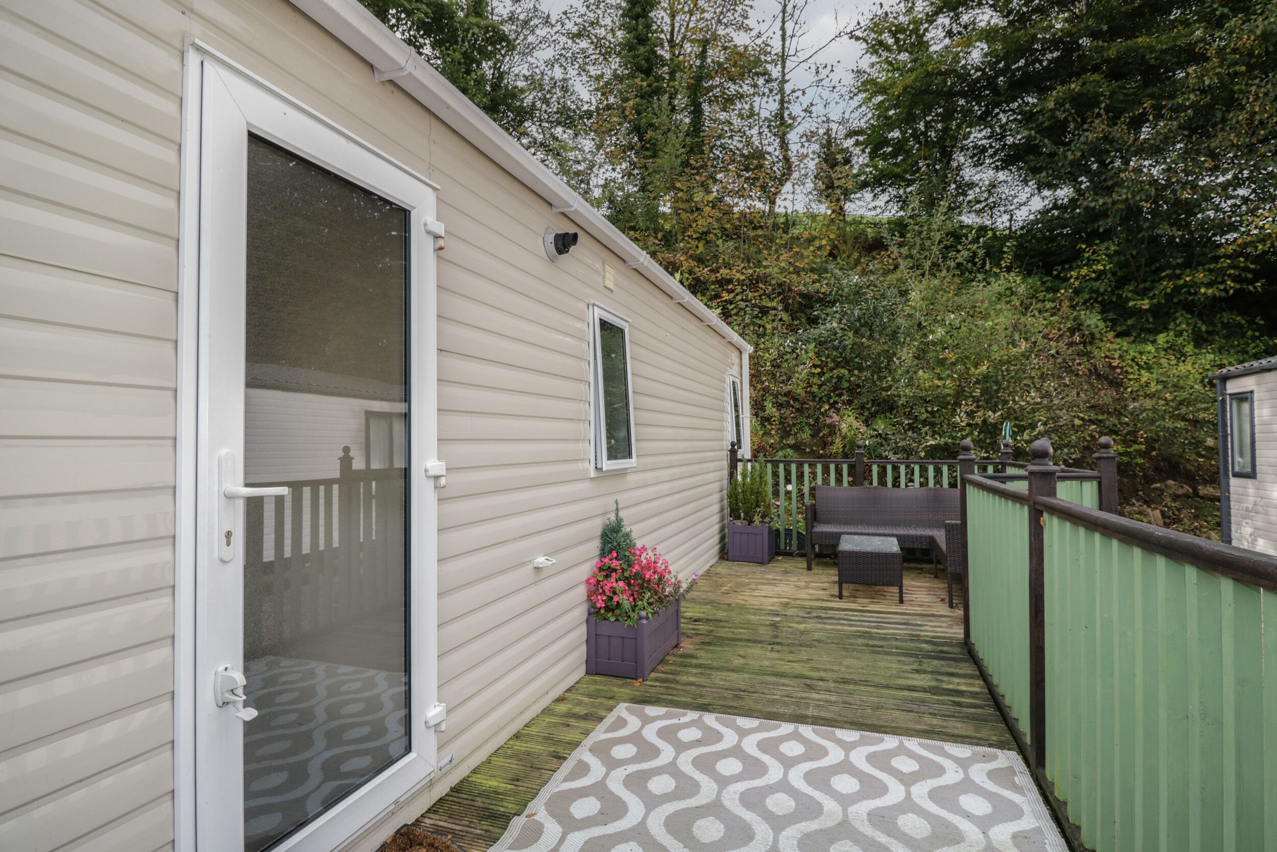 THE HIDEAWAY, pet friendly, with a garden in Cockermouth