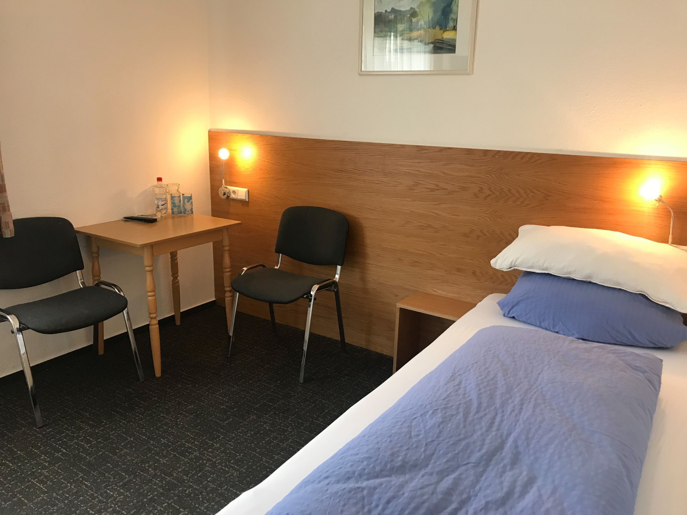 Einzelzimmer mit Dusche und WC