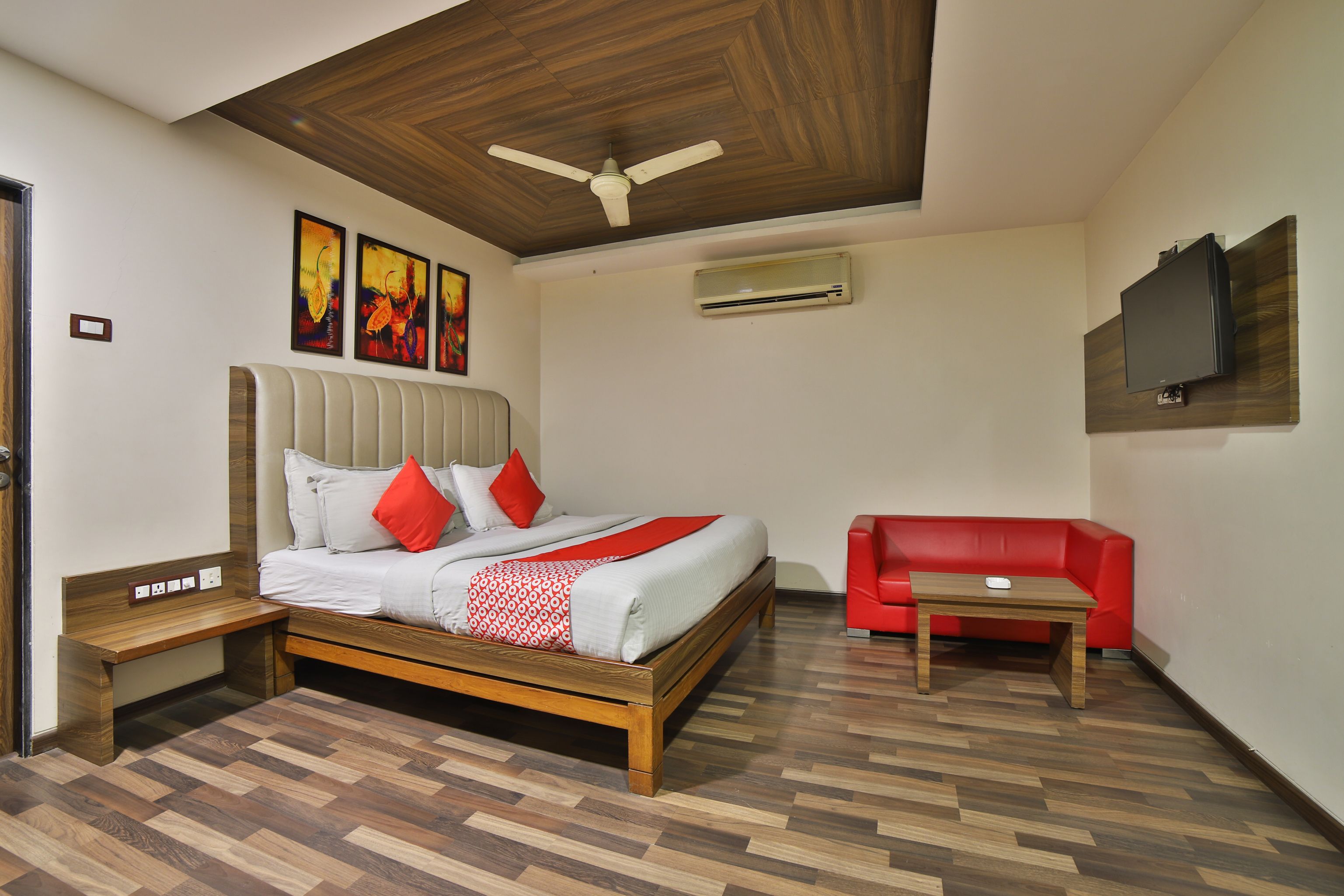 OYO 29657 Hotel The Emerald