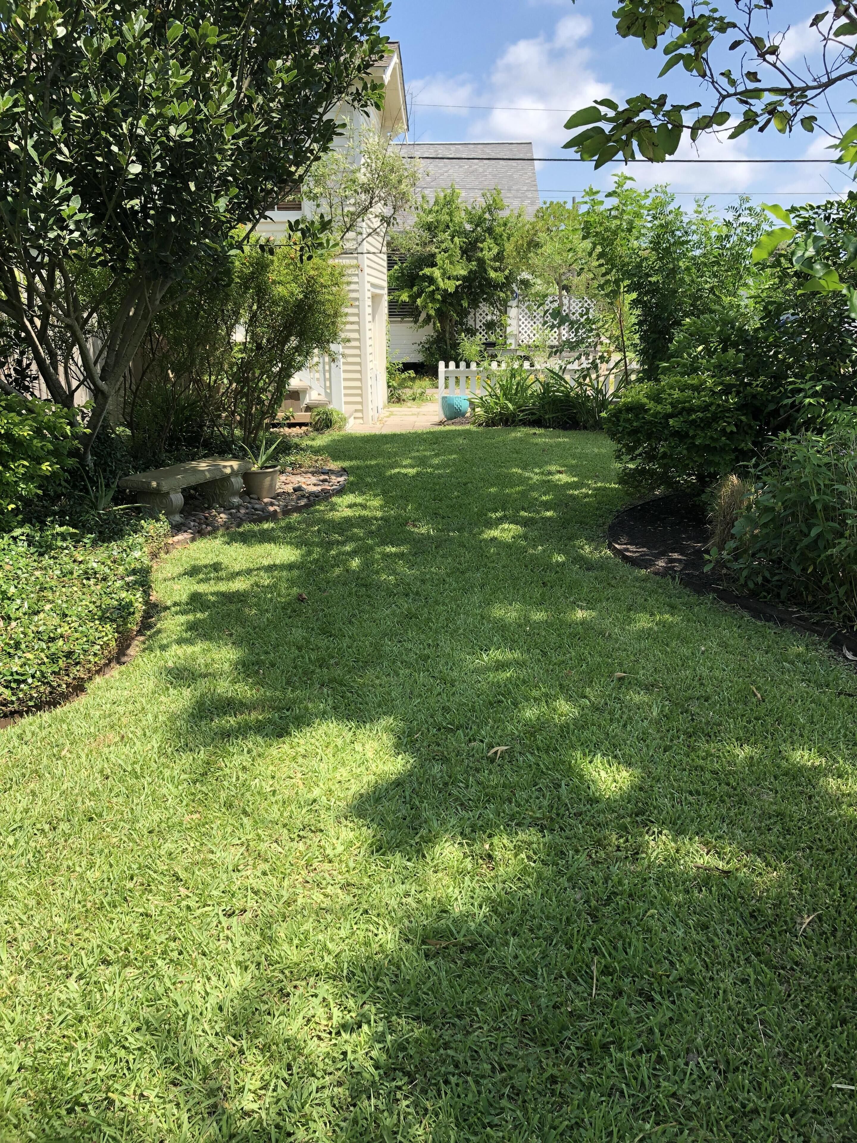 Carriage House Hideaway with Balcony & Private Parking short block walk to Beach