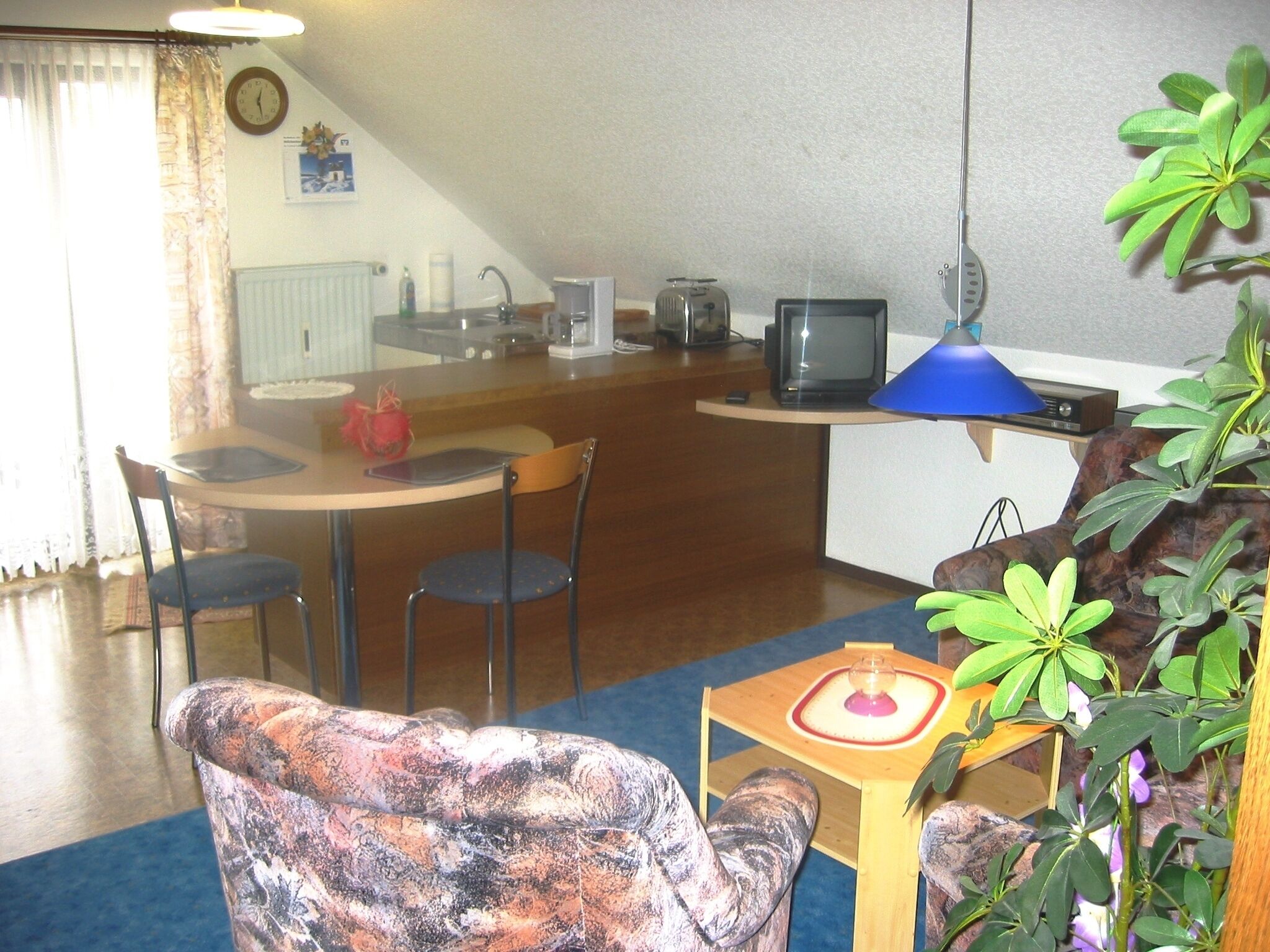 Romantische Mehrsternkomfortwohnung mit Balkon, voll ausgestattete Küchenzeile