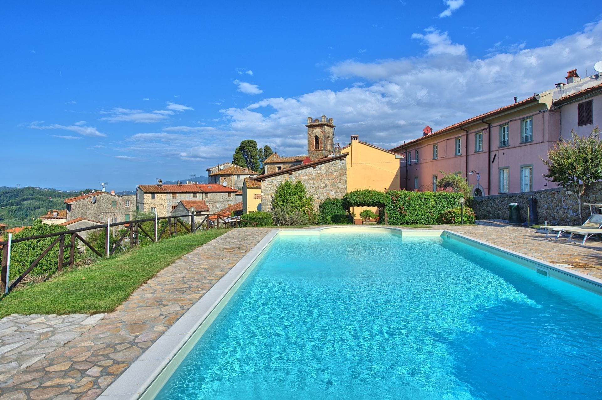 Paggio - Vacation Rental near the Versilian Coastline, Tuscany