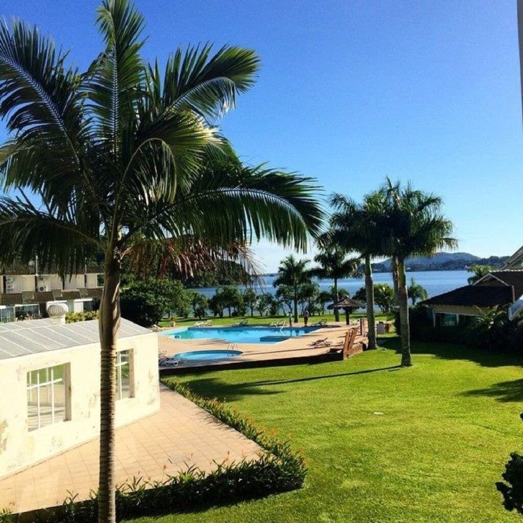 Apartment in condominium resort on the edge of Lagoa da Conceição