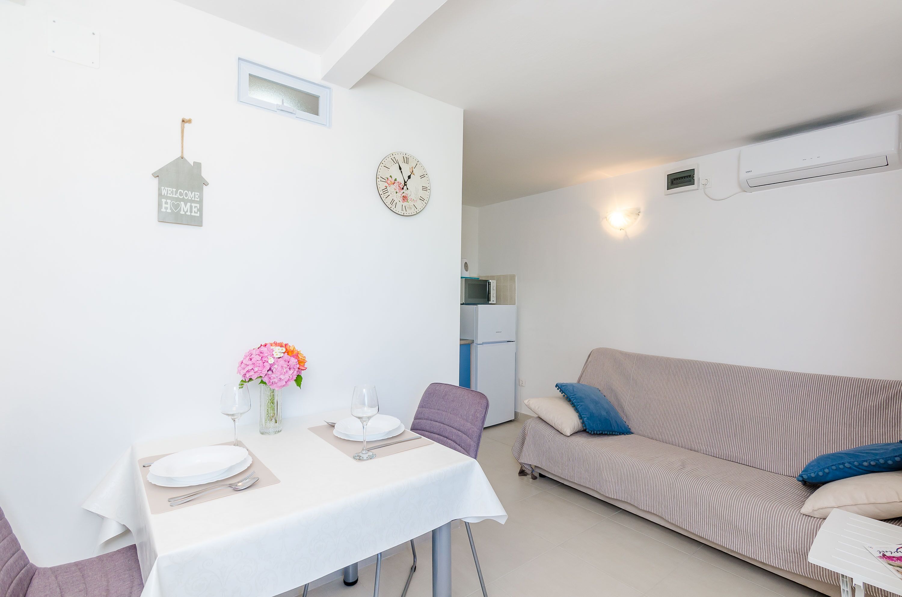 Apartments & Room Lino - Comfort One Bedroom Apartment with Terrace and Sea View