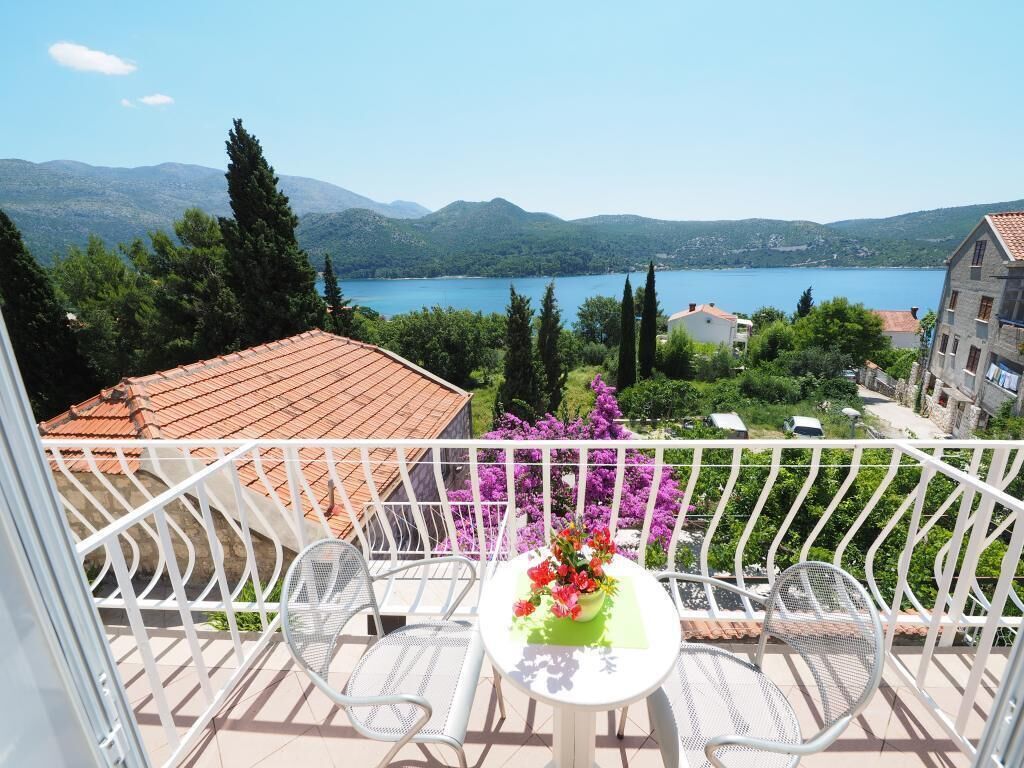 Apartments & Room Eva Slano- Double Room with Balcony and Sea View