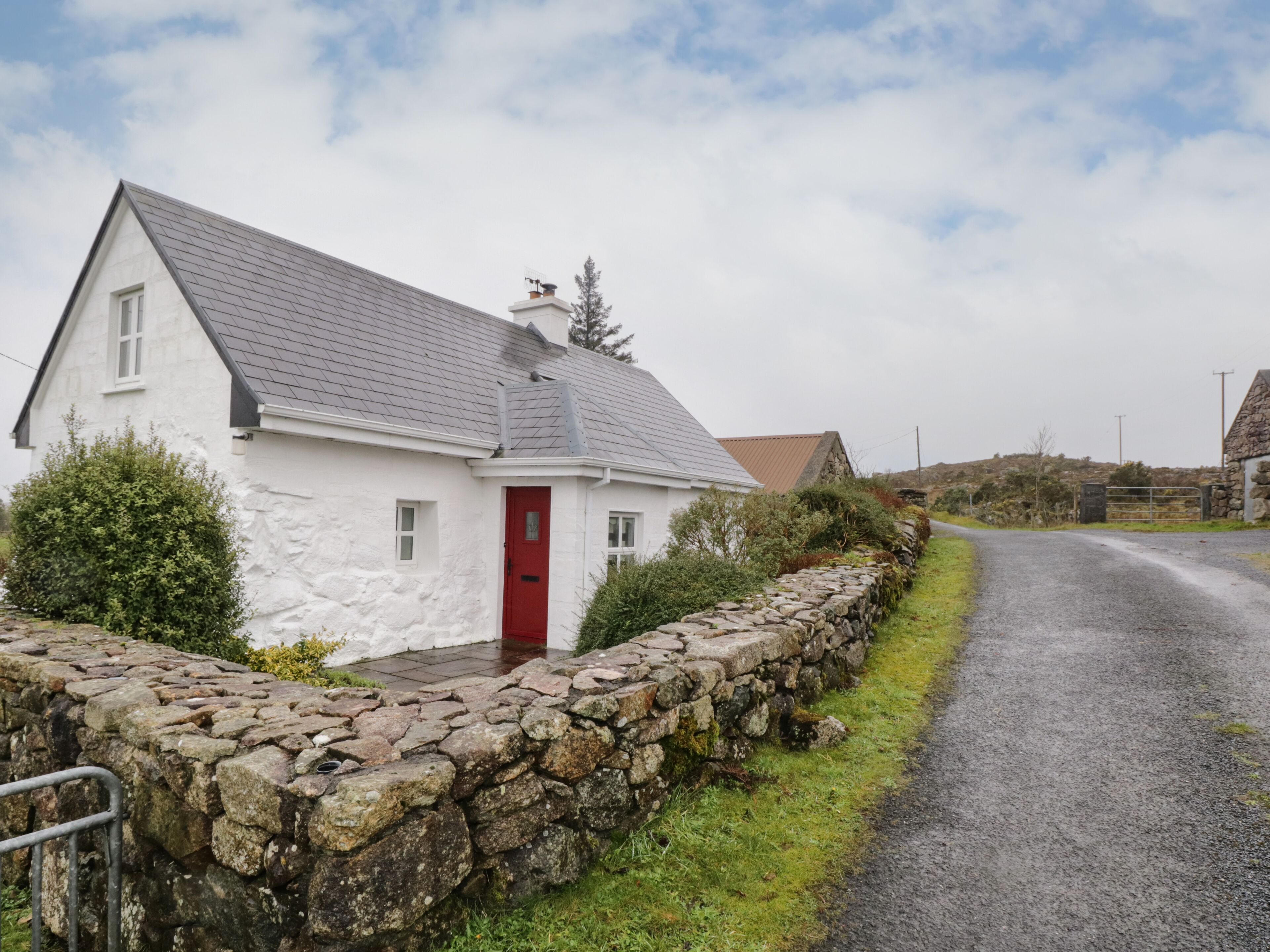 Tigh Mhicïl, ROSMUC, COUNTY GALWAY