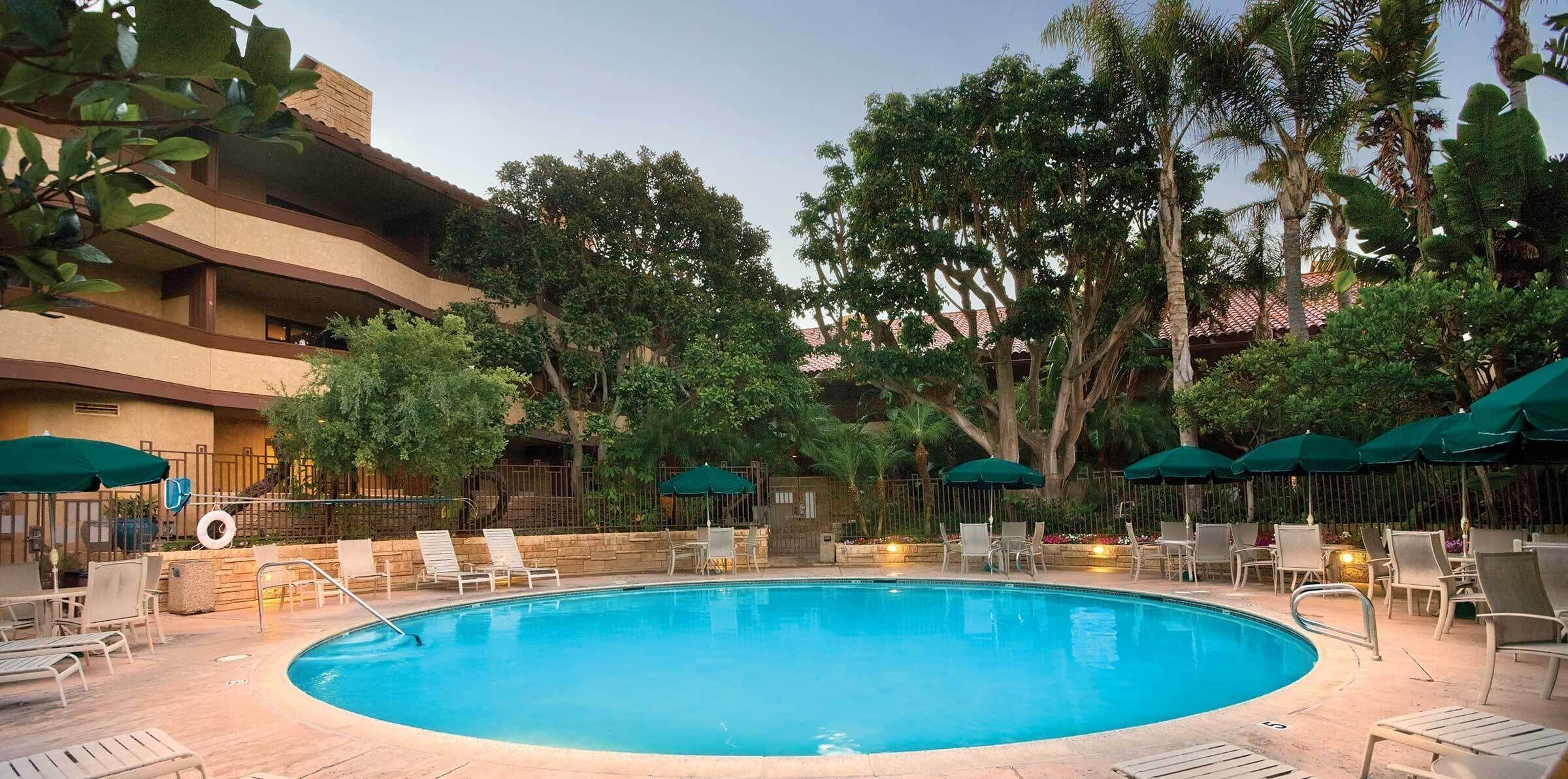 Vacation Condo California coast New Year's in Ventura, CA Sleeps 6