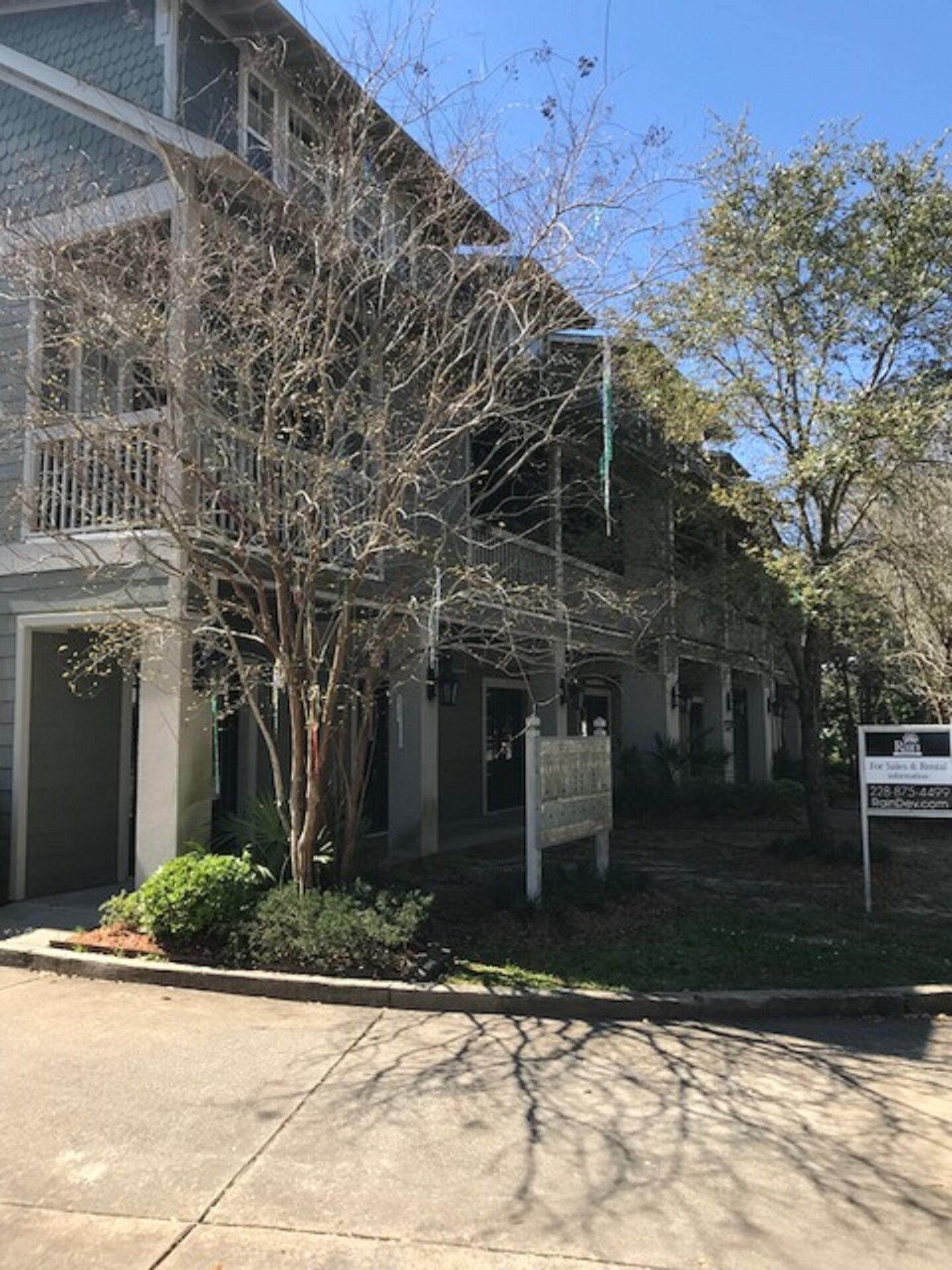 Walking distance to everything Ocean Springs has to offer.