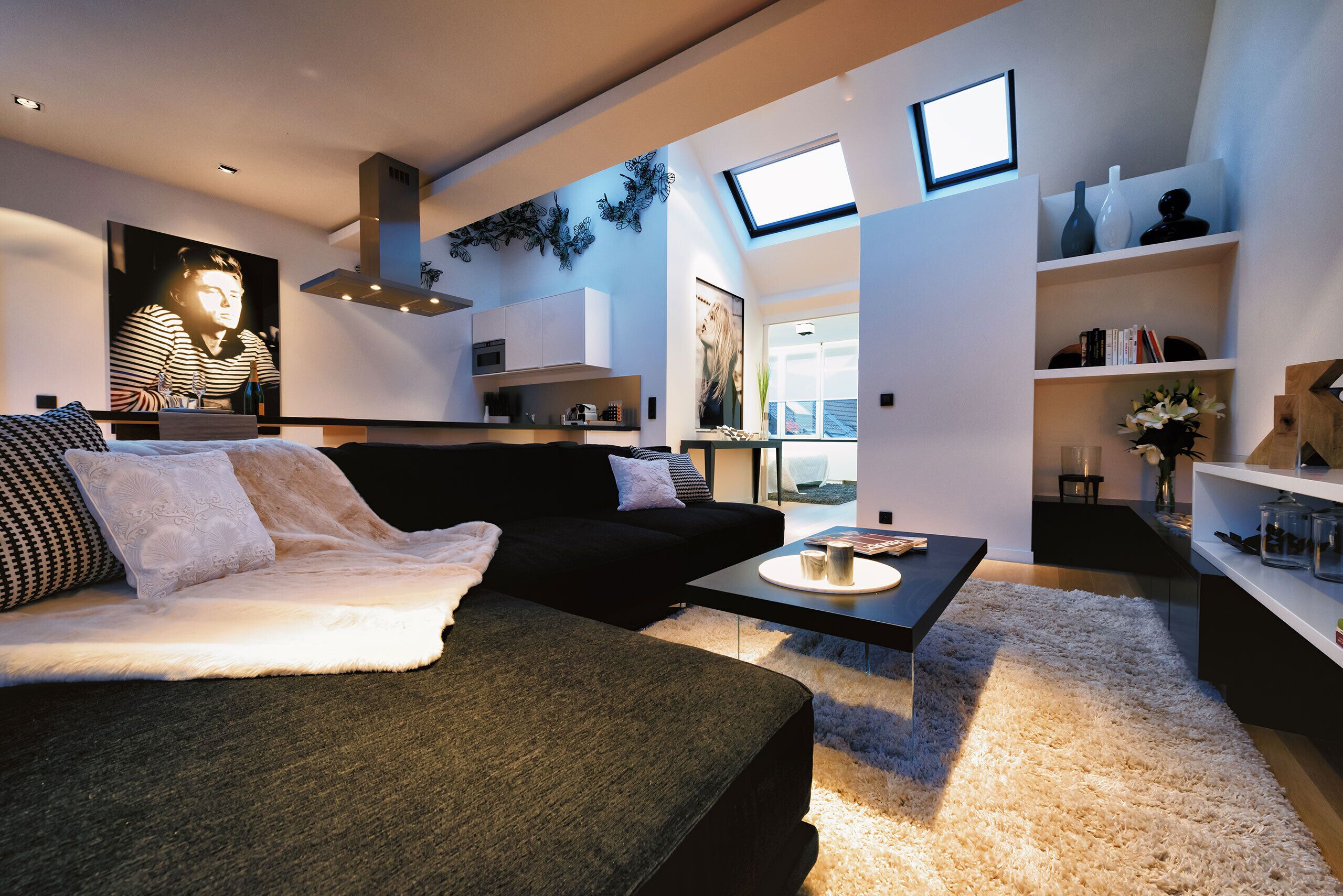 Top-Floor Loft Apartment in the Louise-Châtelain Area
