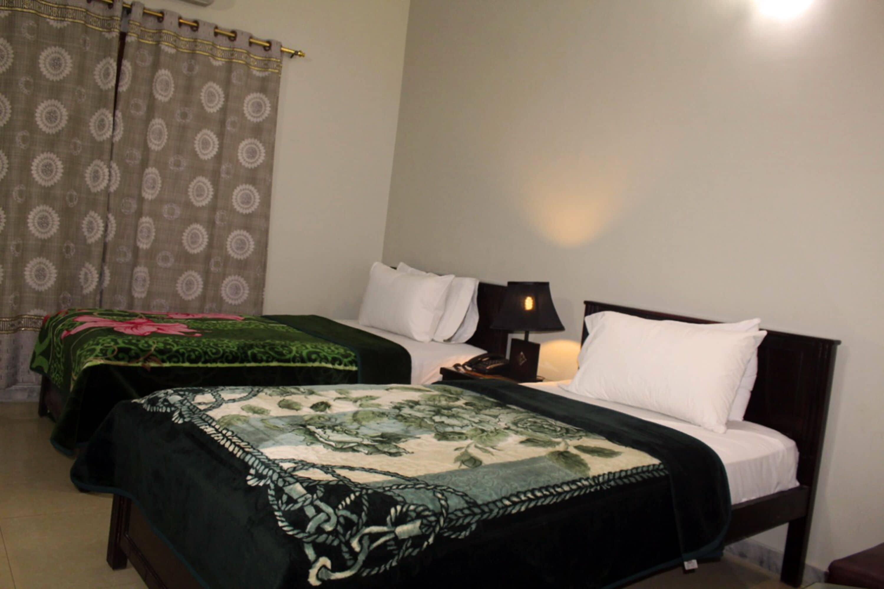 Apple Karachi Guest House