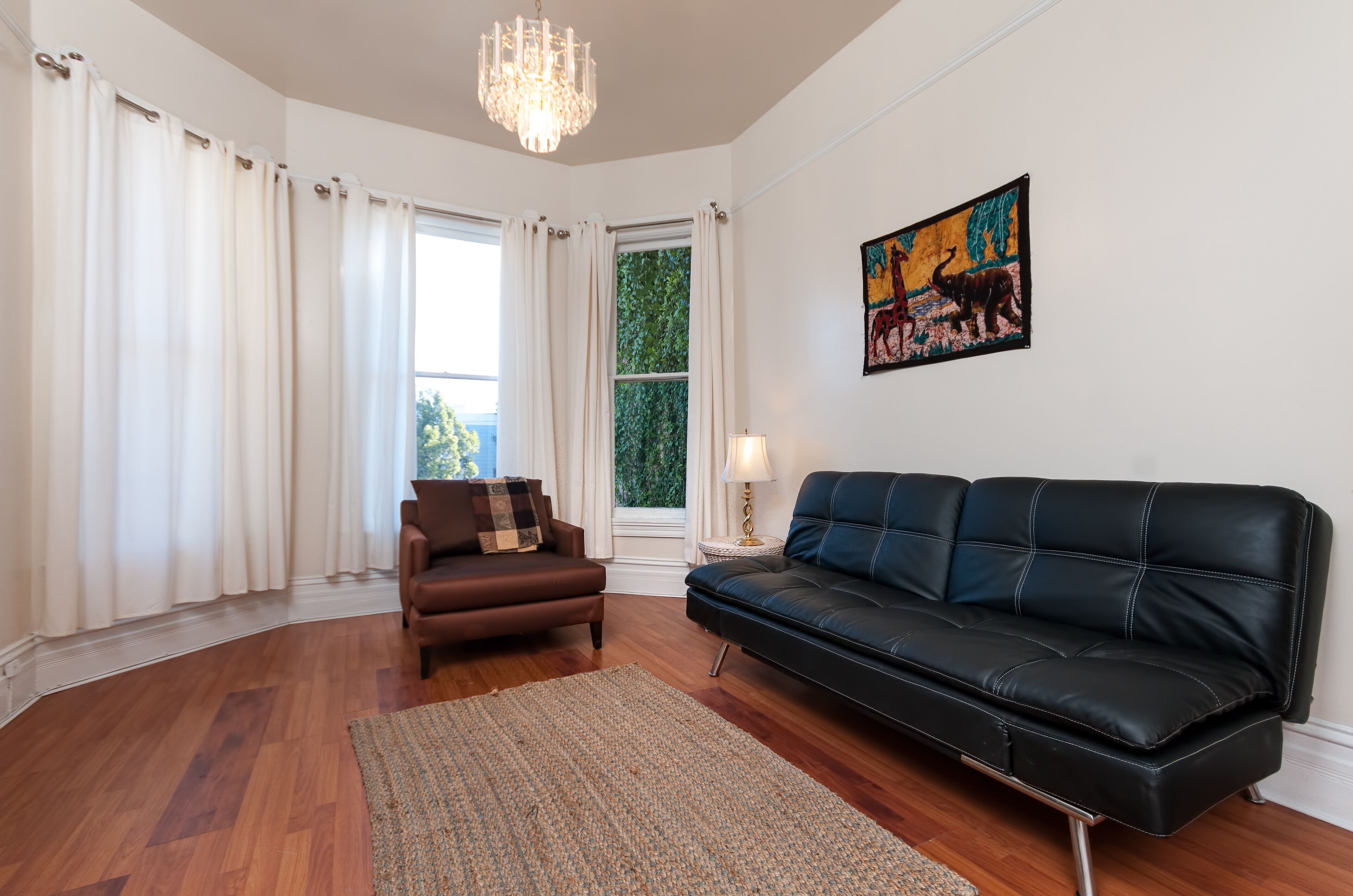 GORGEOUS APARTMENT IN VICTORIAN