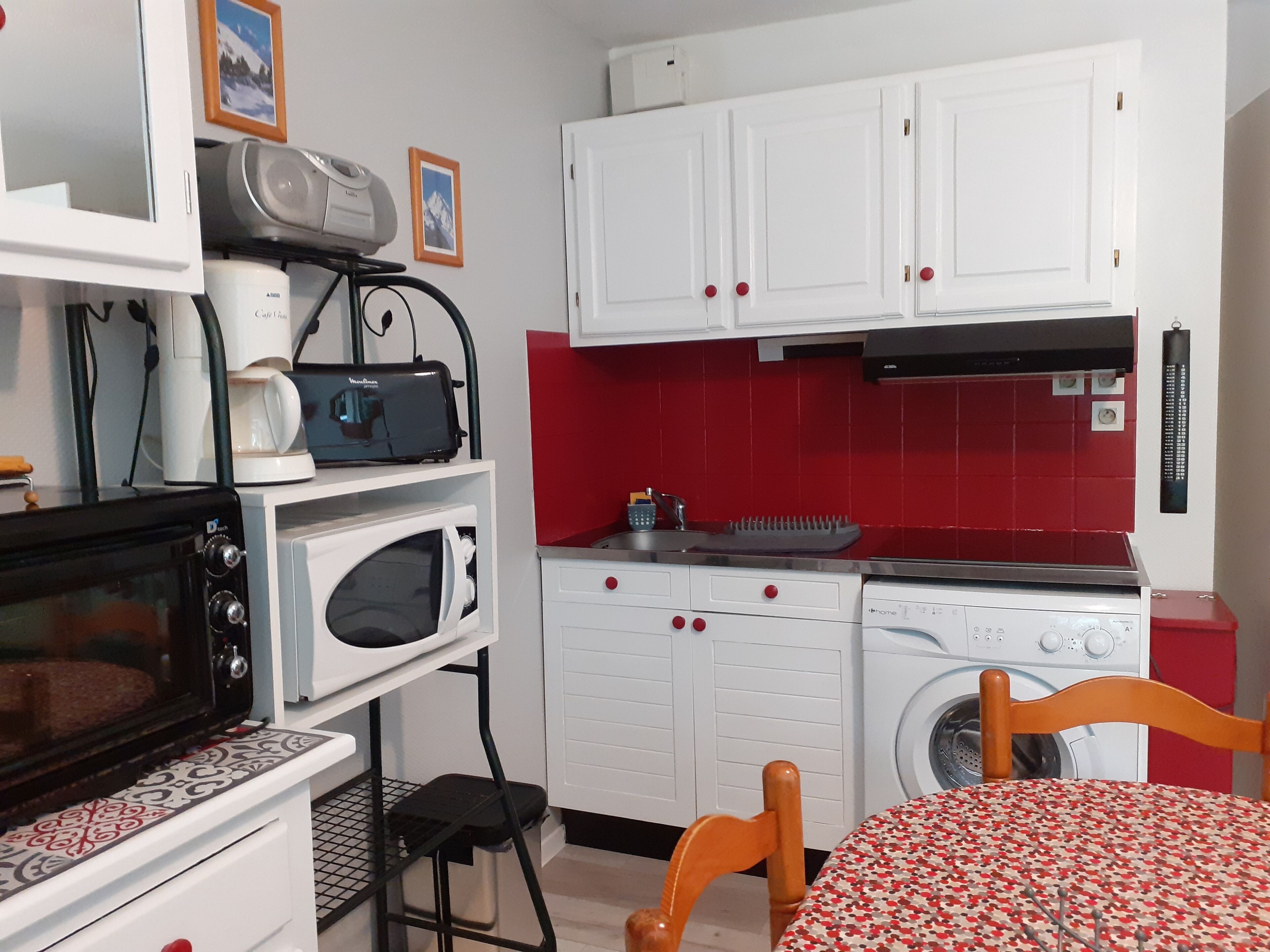 STUDIO 4 to 6 people