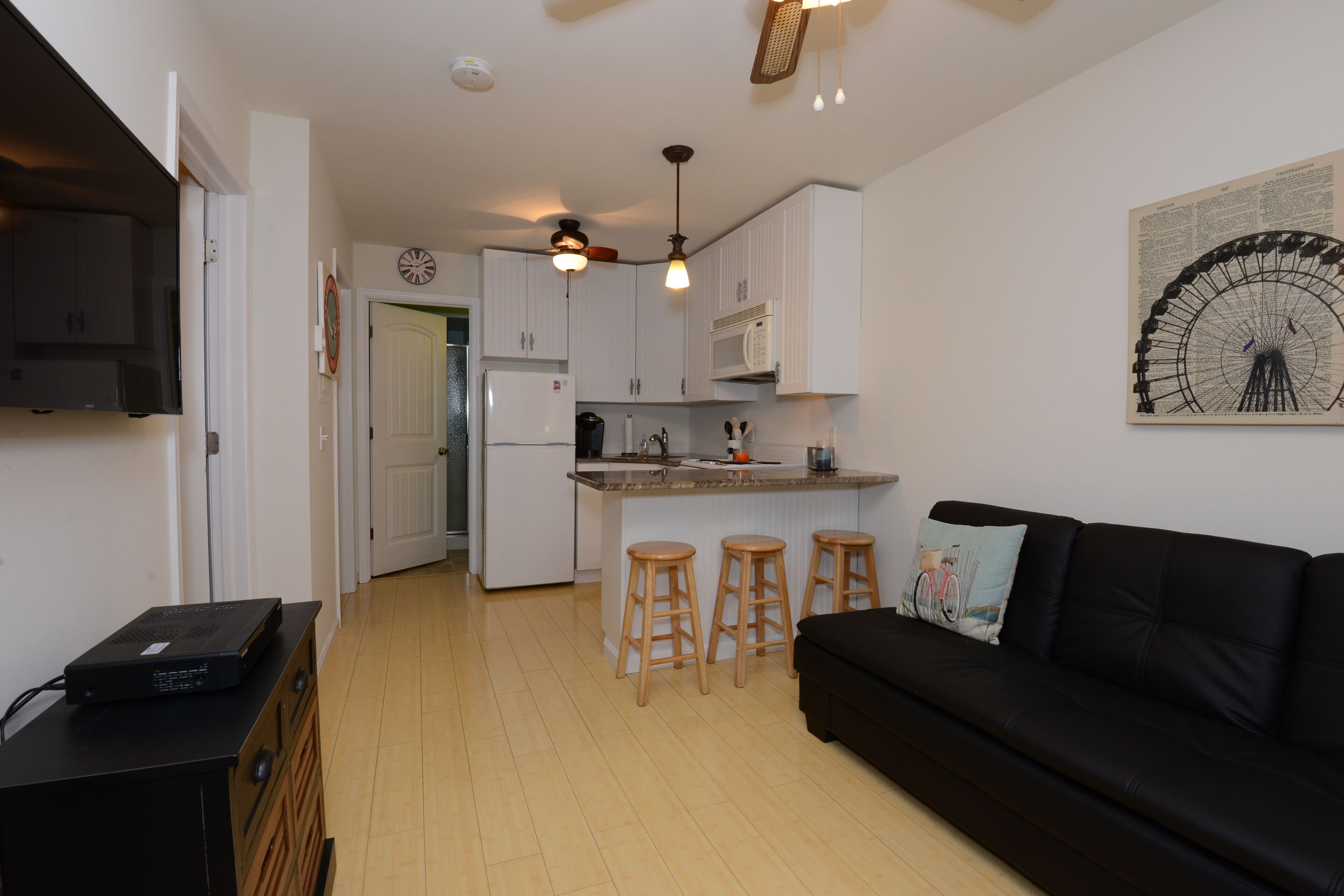 Condo with Pool and walking distance to everything!