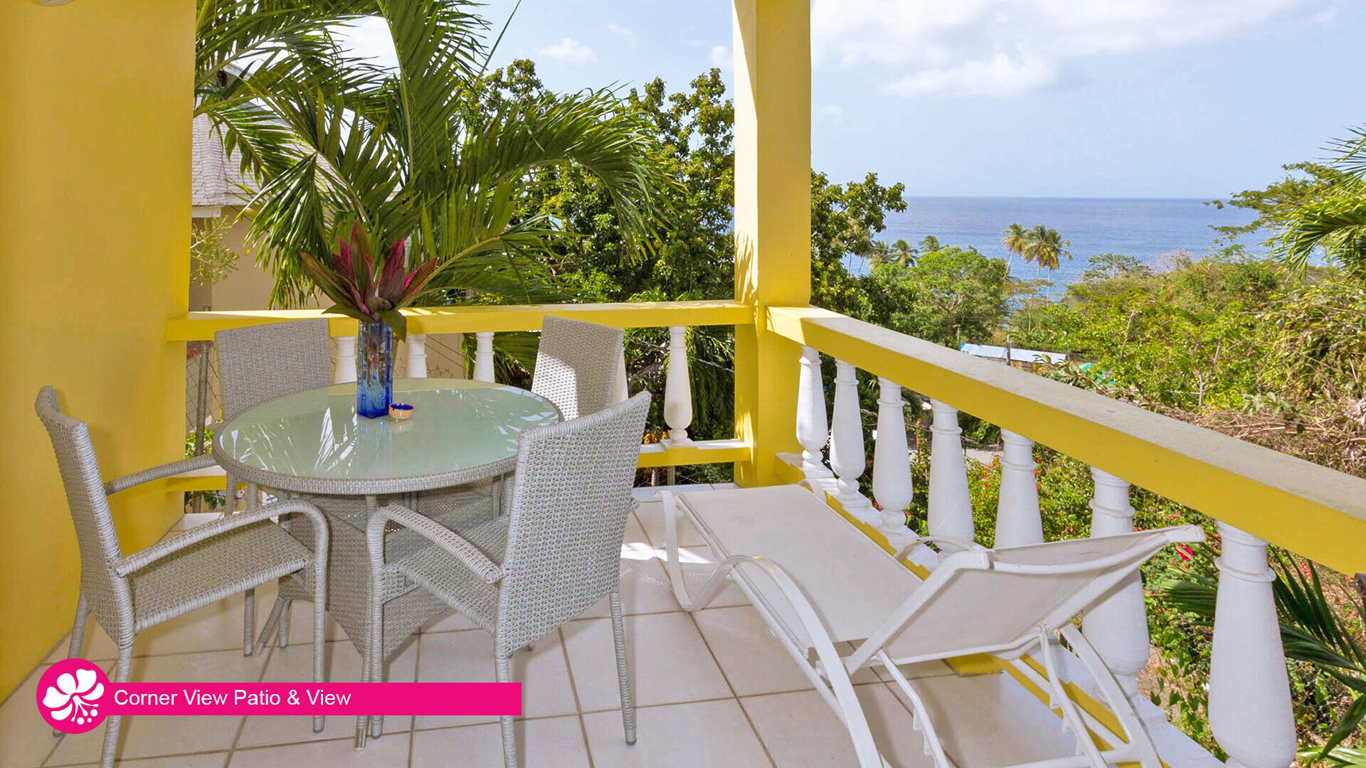 Corner View, with private sea-view terrace & full kitchen