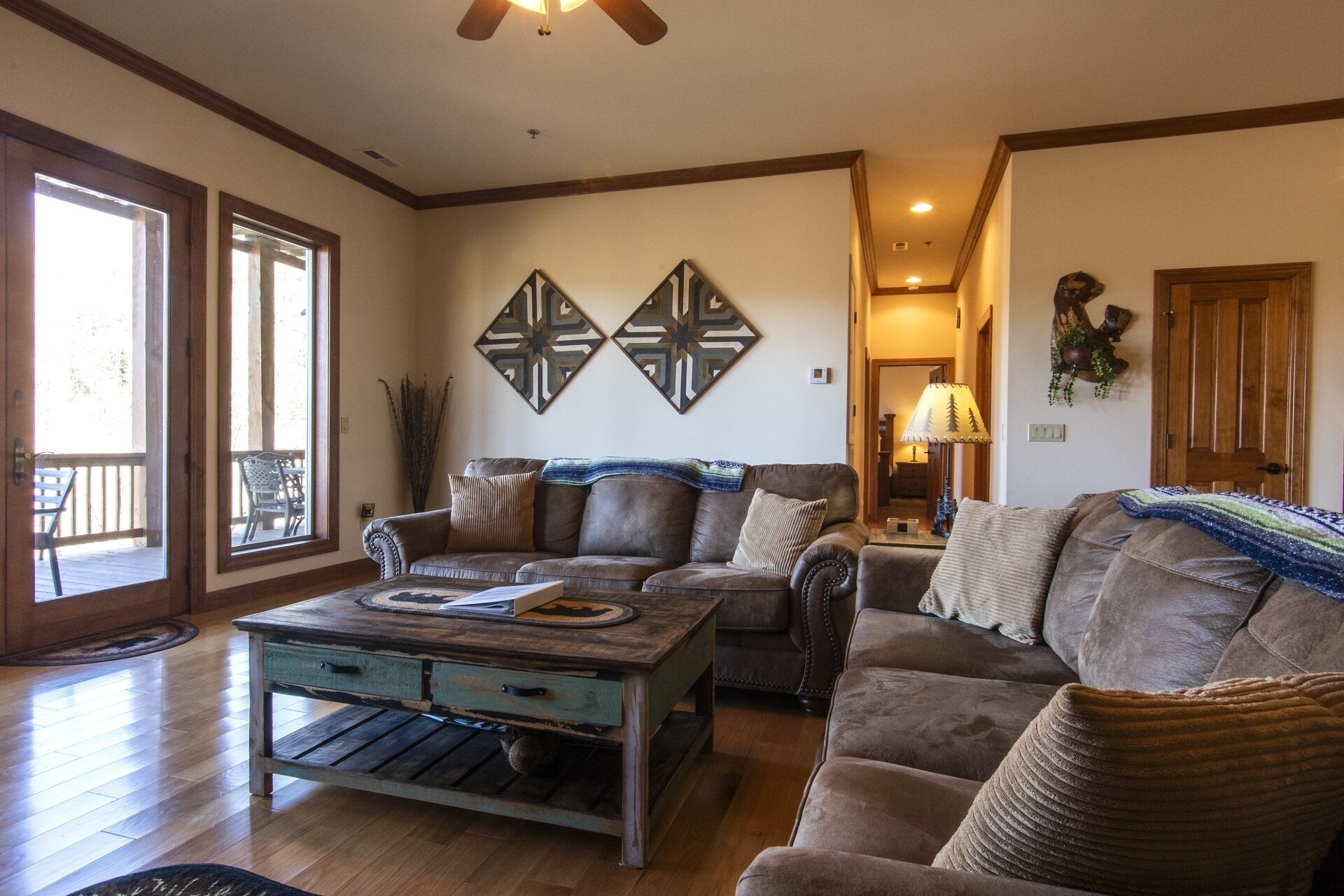 New Luxury Condo in Smoky Mountain Country Club, No Steps to Get In! 