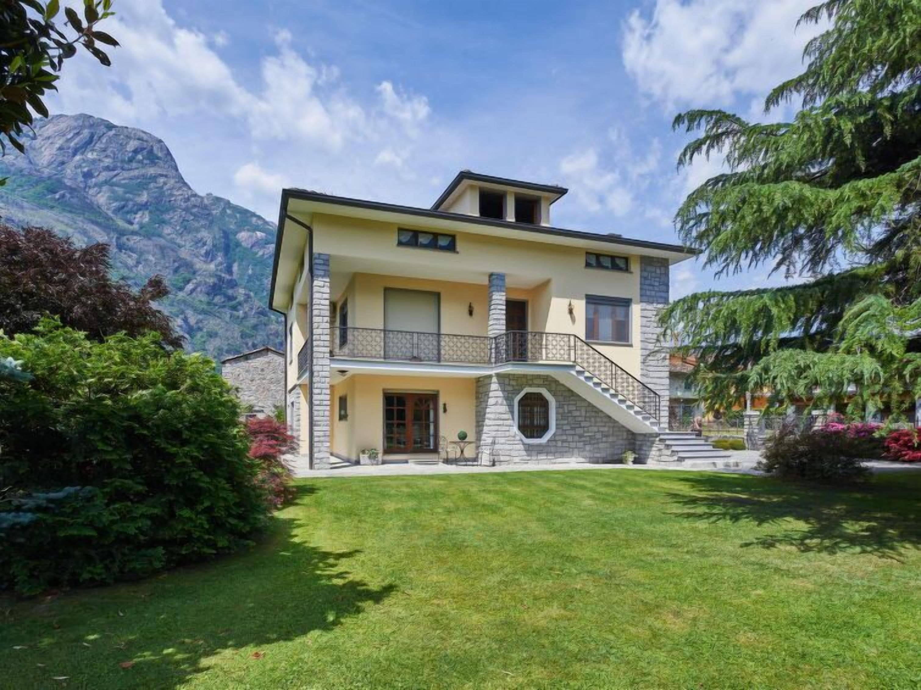 Apartment Serena (LMZ180) in Lago di Mezzola - 5 persons, 3 bedrooms
