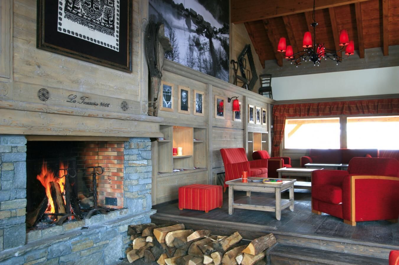 200m from resort center, fitness, swimming pool, sauna, hammam, terrace, balcony, tv, ski locker