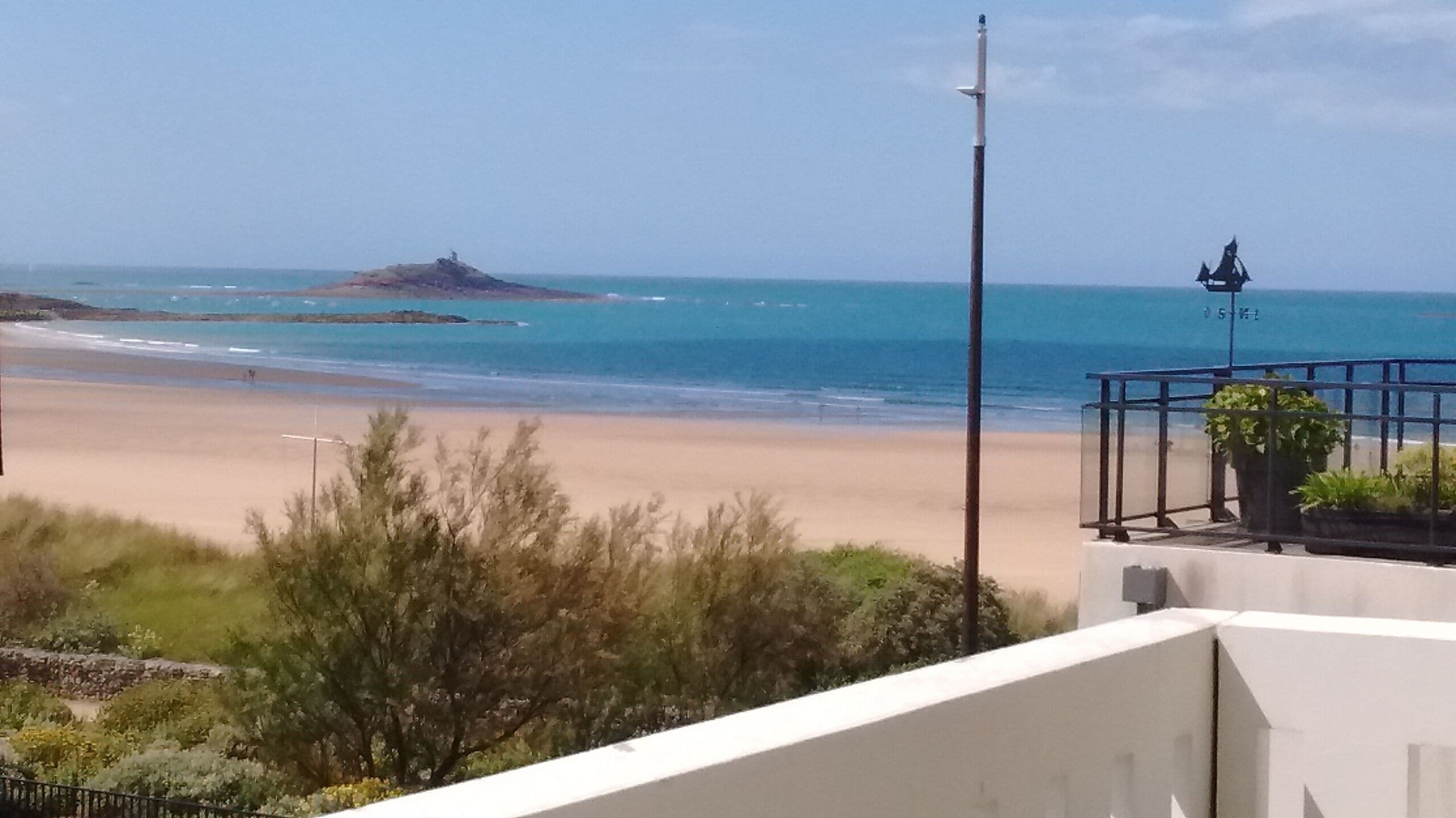 "The Sands" APPT 2/4 pers SEA VIEW, BEACHFRONT A Sables D'Or