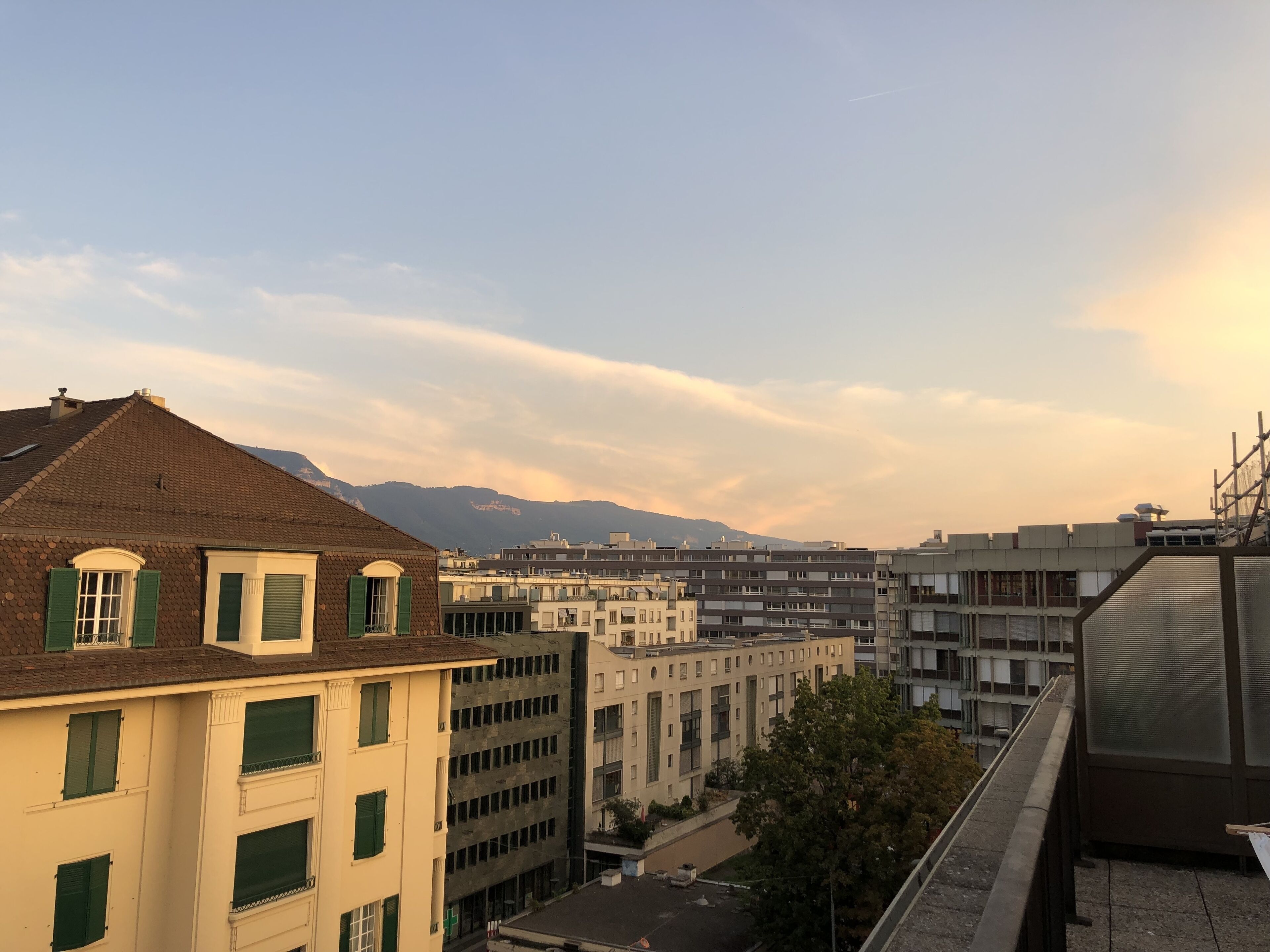 Apartment under the pink in FULL CENTER OF GENEVA