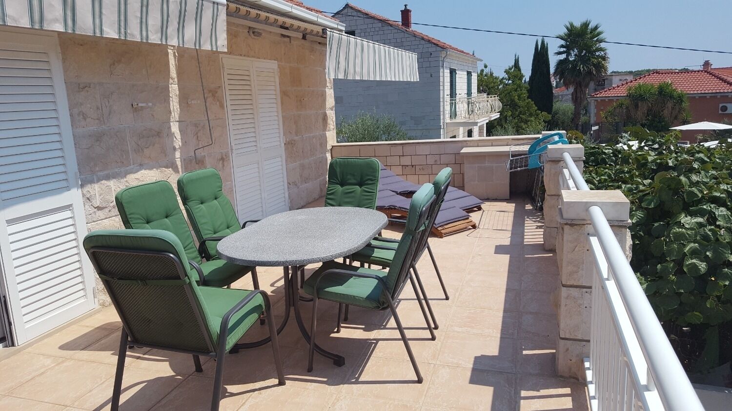 Apartment Jadrato - 100 m from sea:  - Sumartin, Island Brac, Croatia