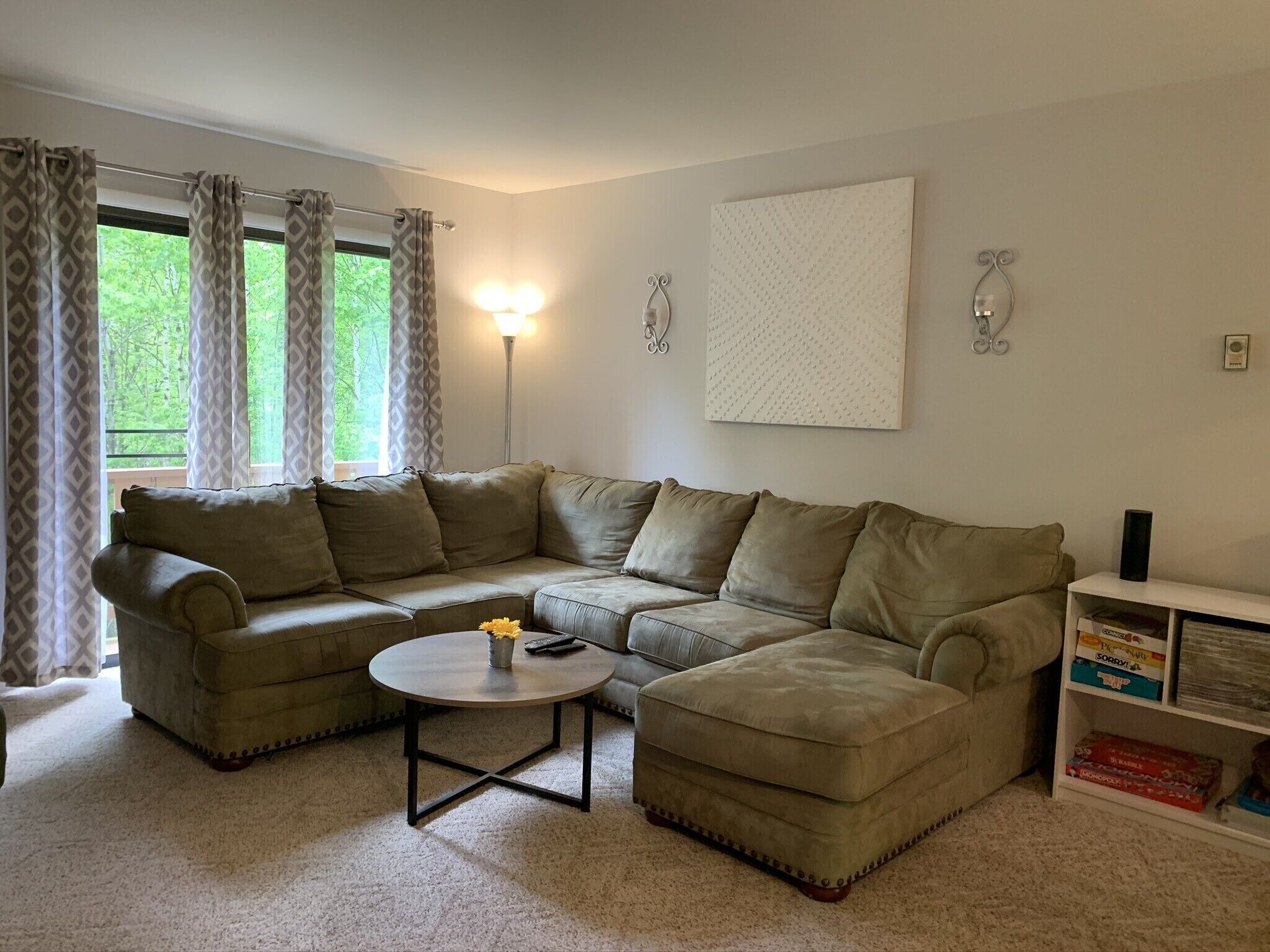 Stay ON Hunter Mountain in updated comfy 3 bed 2 bath with fireplace 
