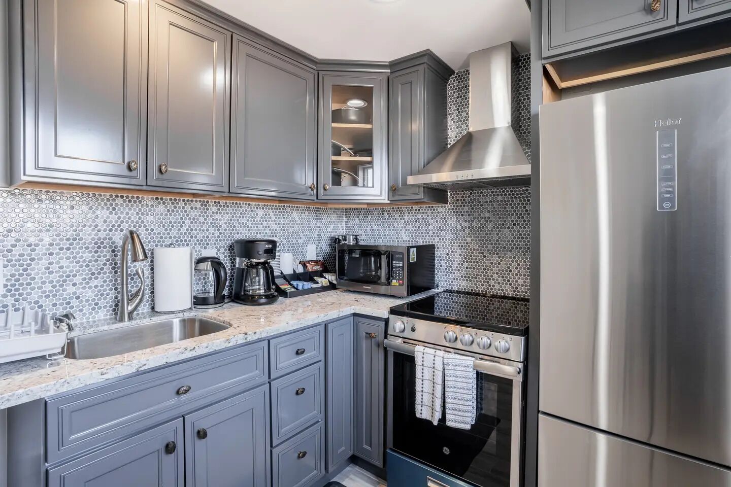 ★★★★★  Sparkling Clean Newly Built Luxury Guest Suite Near SF, SFO, BART & Beach