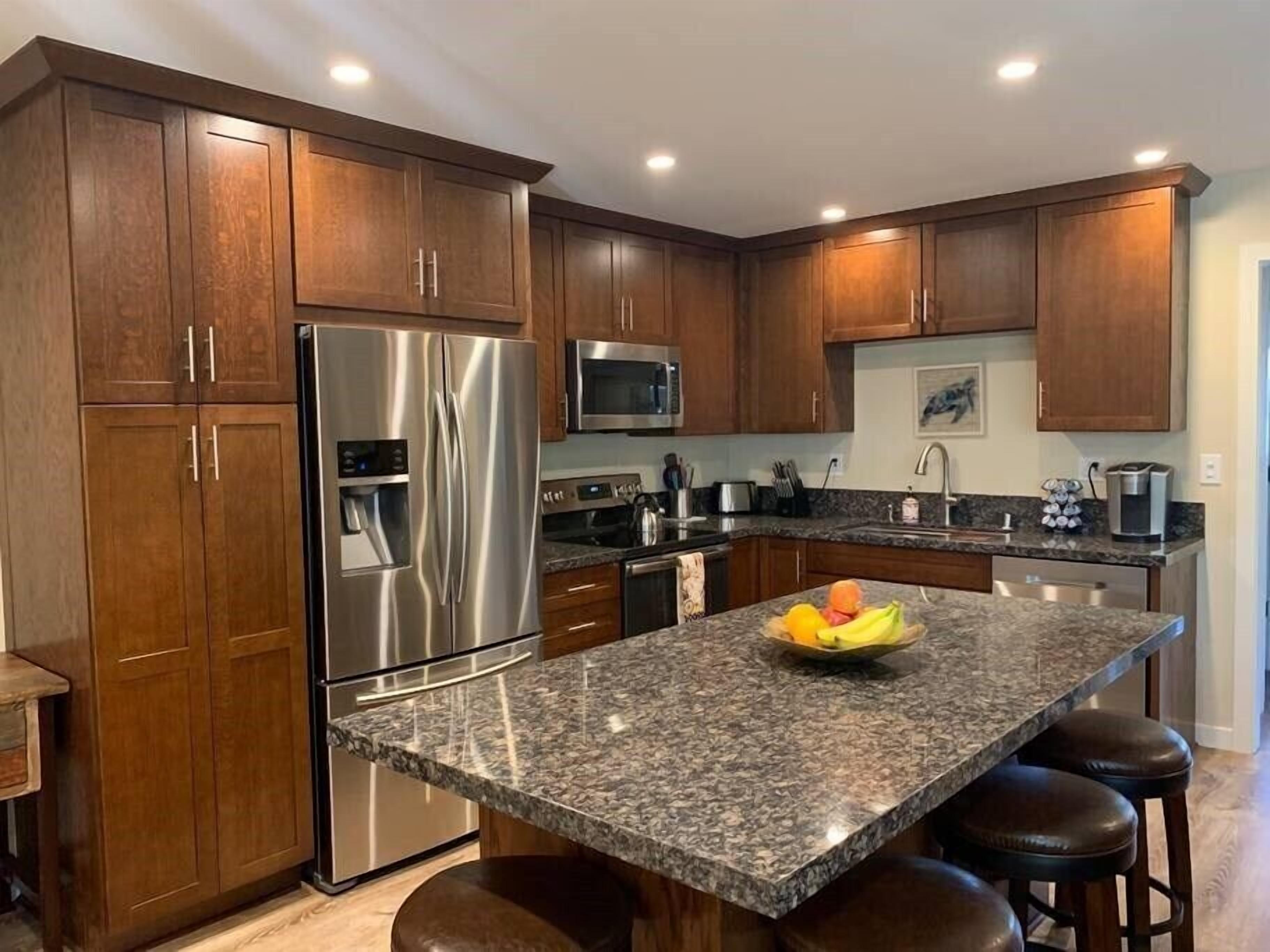 Apt 12: Stunning 2-bed 2-bath Apt Steps to Beach