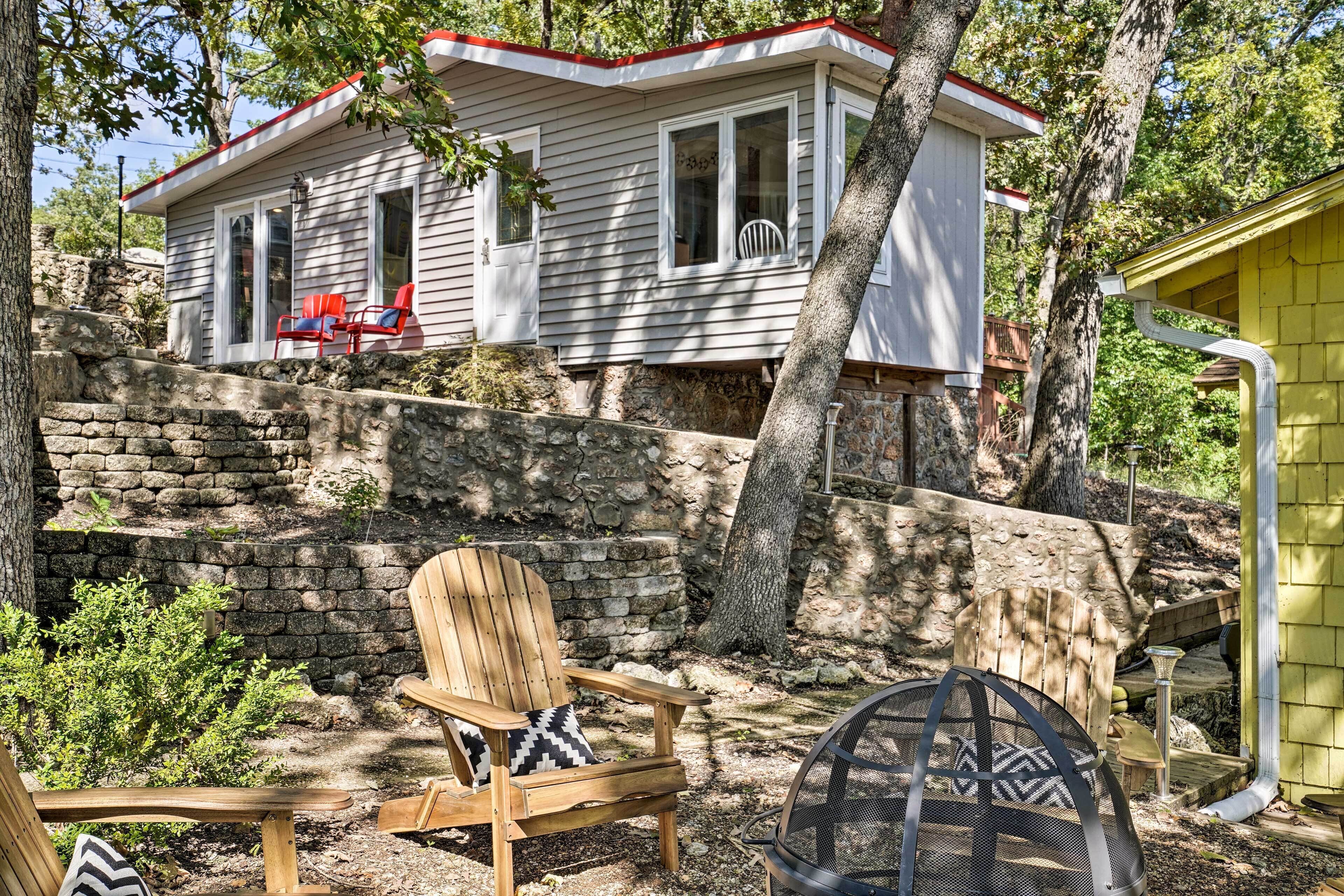 Sunrise Beach Lakeside Home w/Boat Dock+Grill
