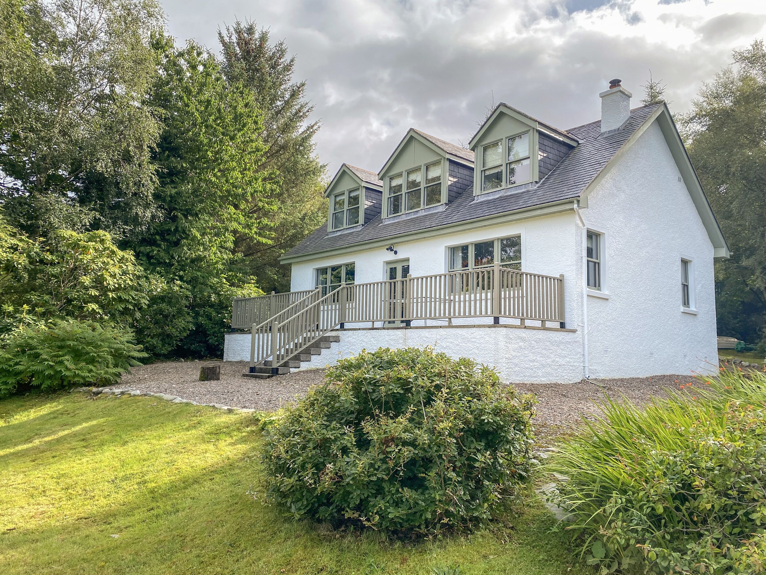 CLEARWATER HOUSE, family friendly, with open fire in Glenuig