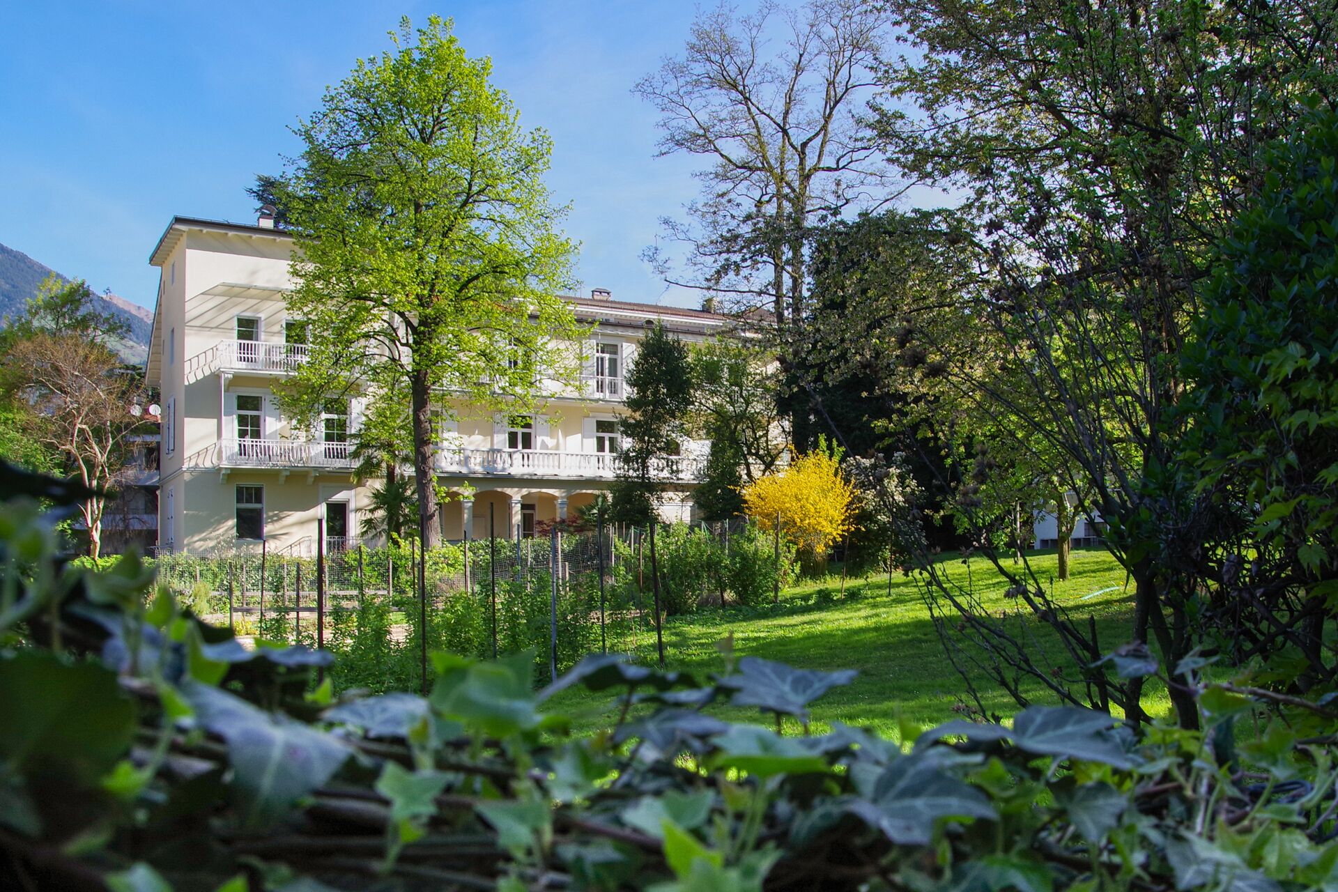 New, modern apartment, central and very quiet location in Meran / Obermais