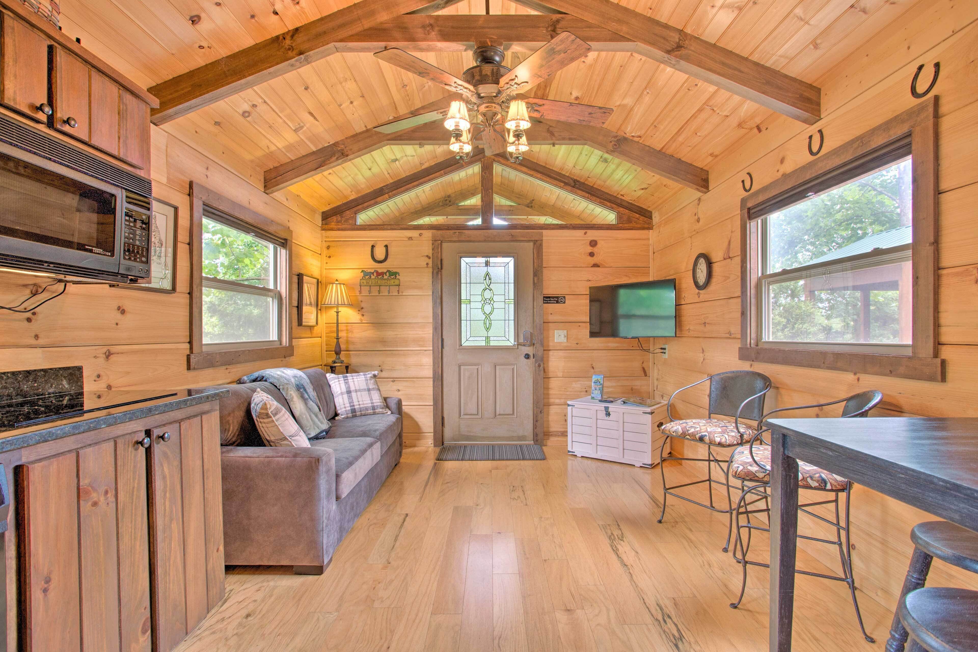 Cabin in Mill Spring Near Parker-Binns Winery