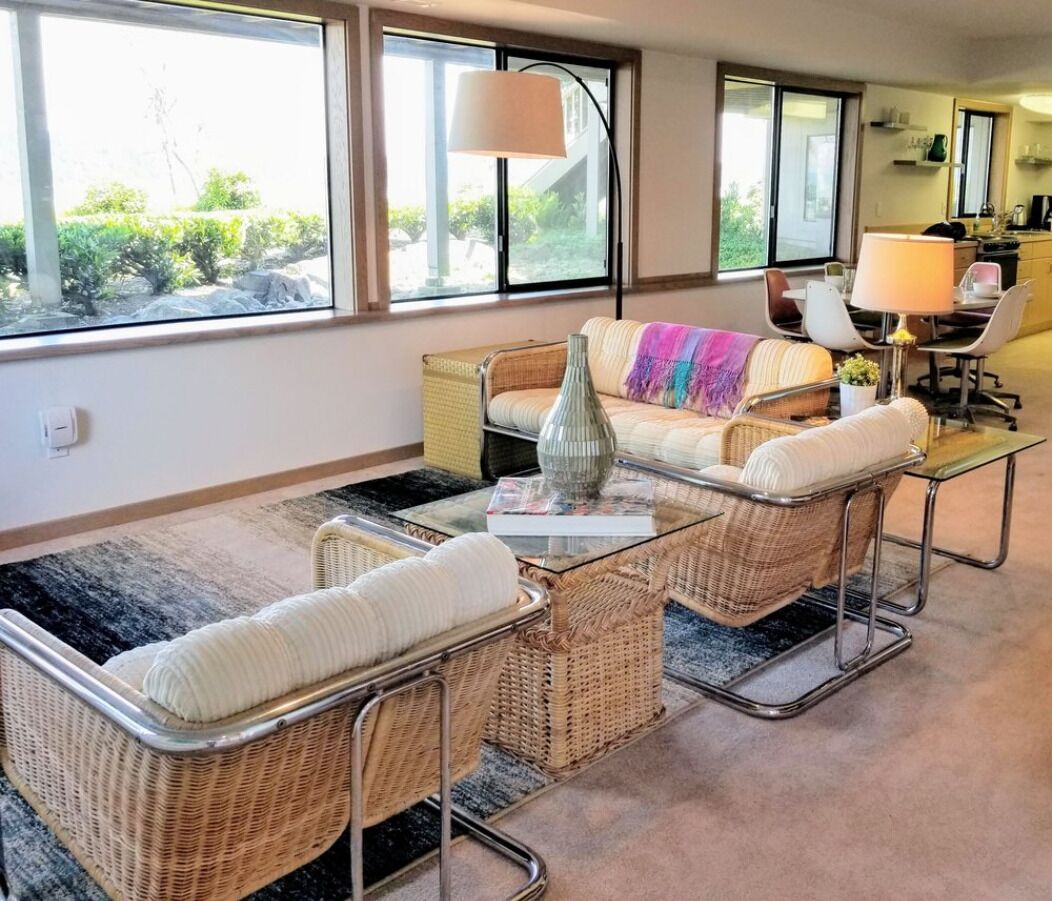 Lands End: Million Dollar View Secluded Up-Scale Guest Apartment in Gig Harbor