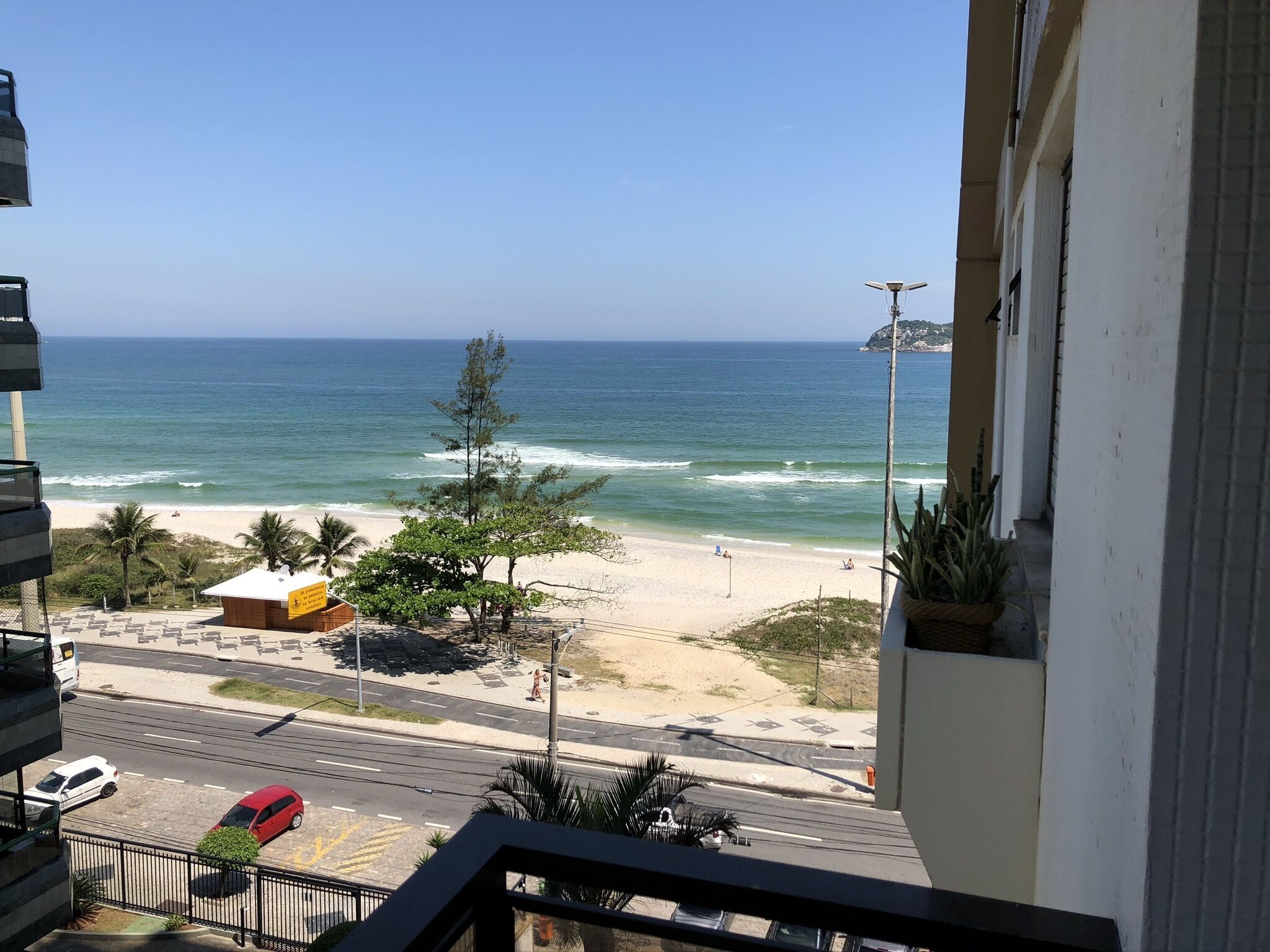 Flat beachfront av pepe bar